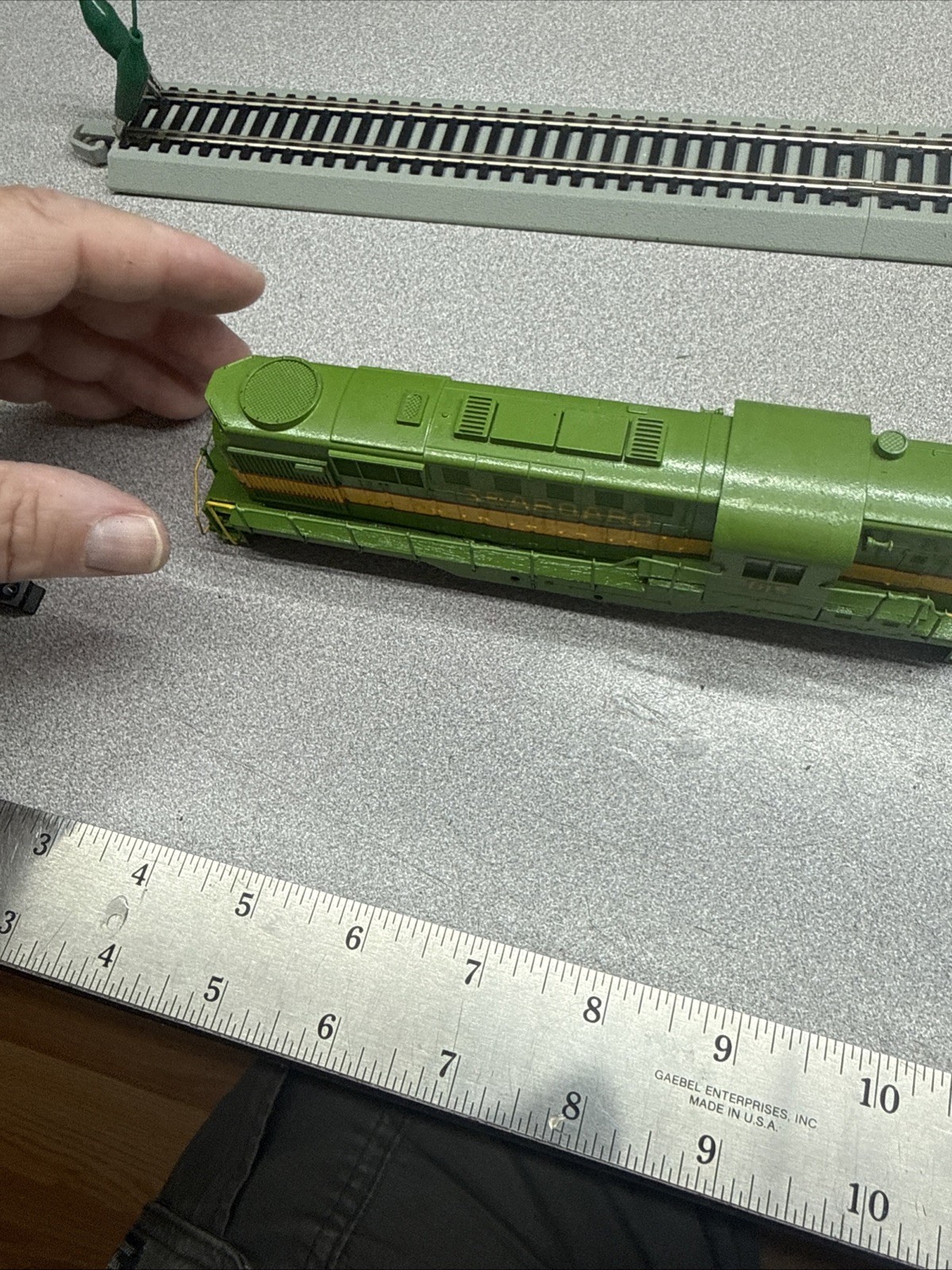 Athearn RS11 ALCO AIR TANKS FILLED IN ON FRAME this One Has Me Stumped Ho look