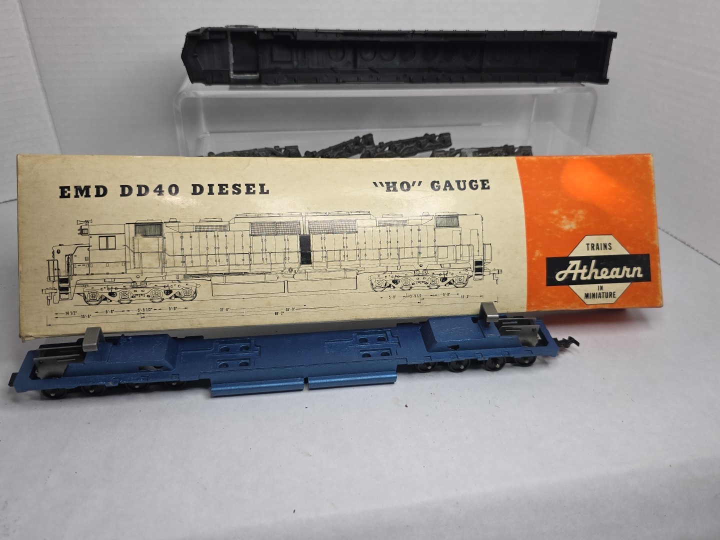 Athearn HO Scale Dummy As Is Undecorated EMD DD40 Diesel Locomotive Read Desc.