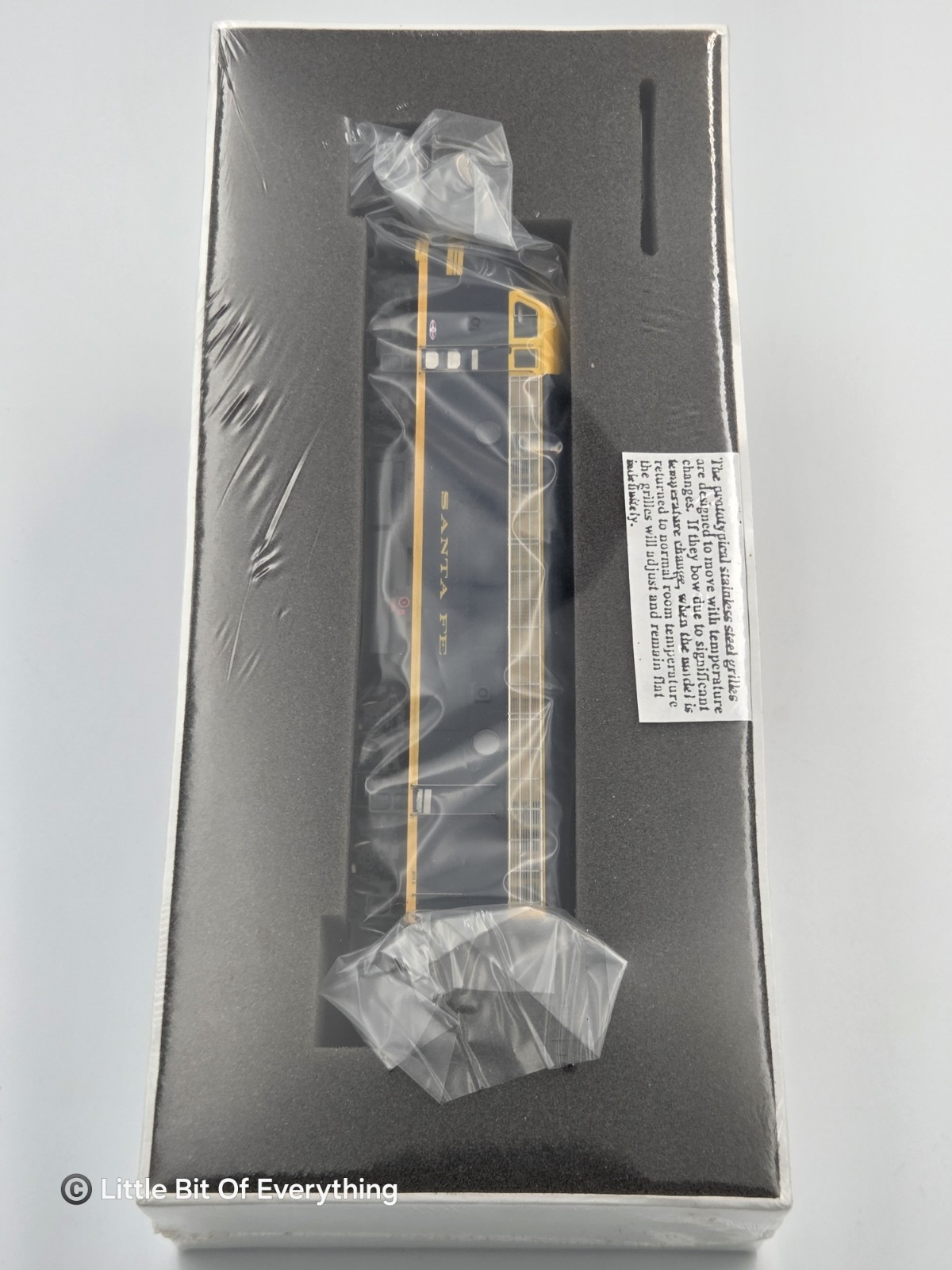 Athearn Genesis Atchison, Topeka & Santa Fe (ATSF) F-3A Loco #G2002A – Mint New!