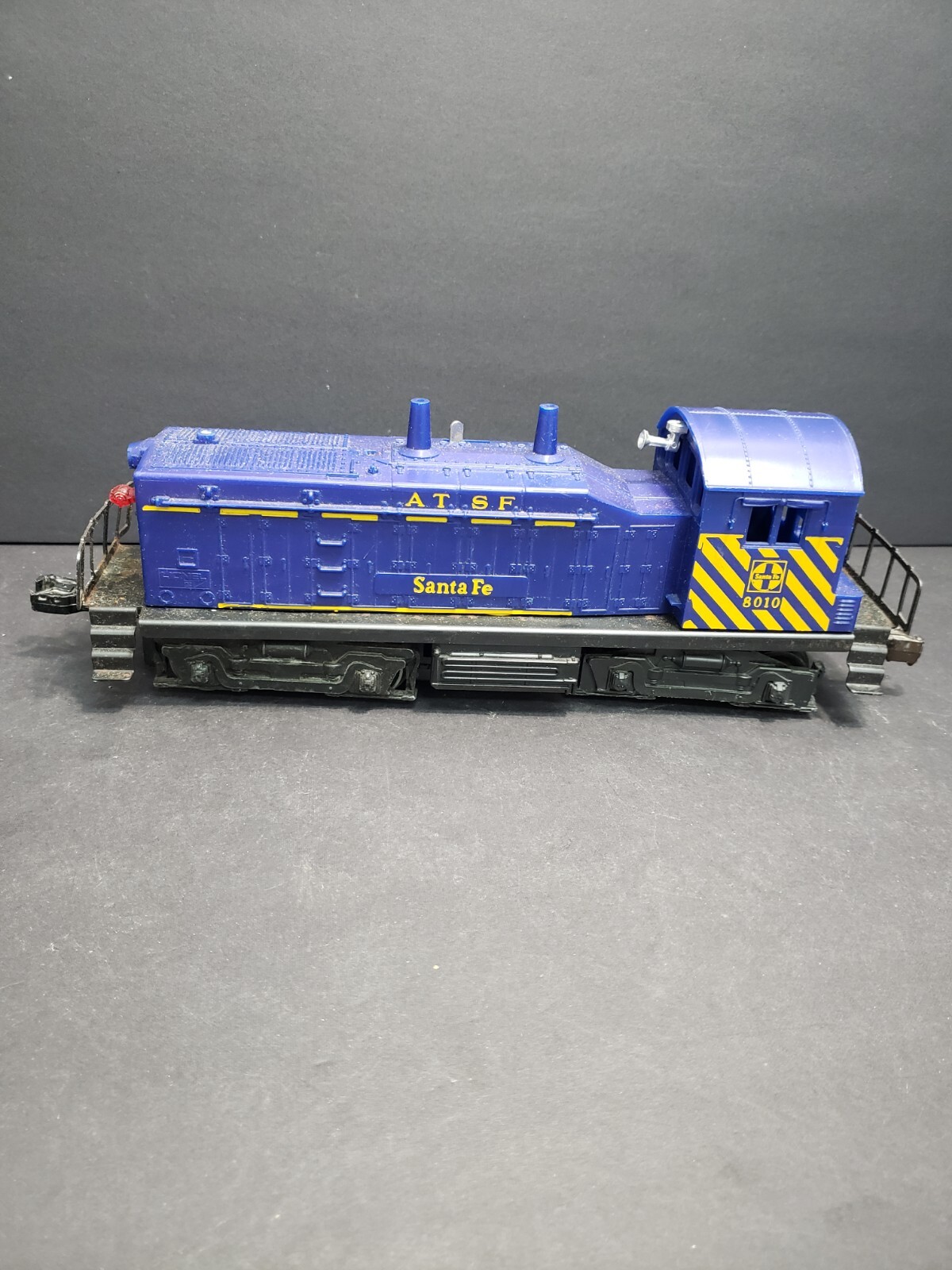 Lionel O Scale Santa Fe ATSF 8010 Switcher Royal Blue Purple Very Good L201