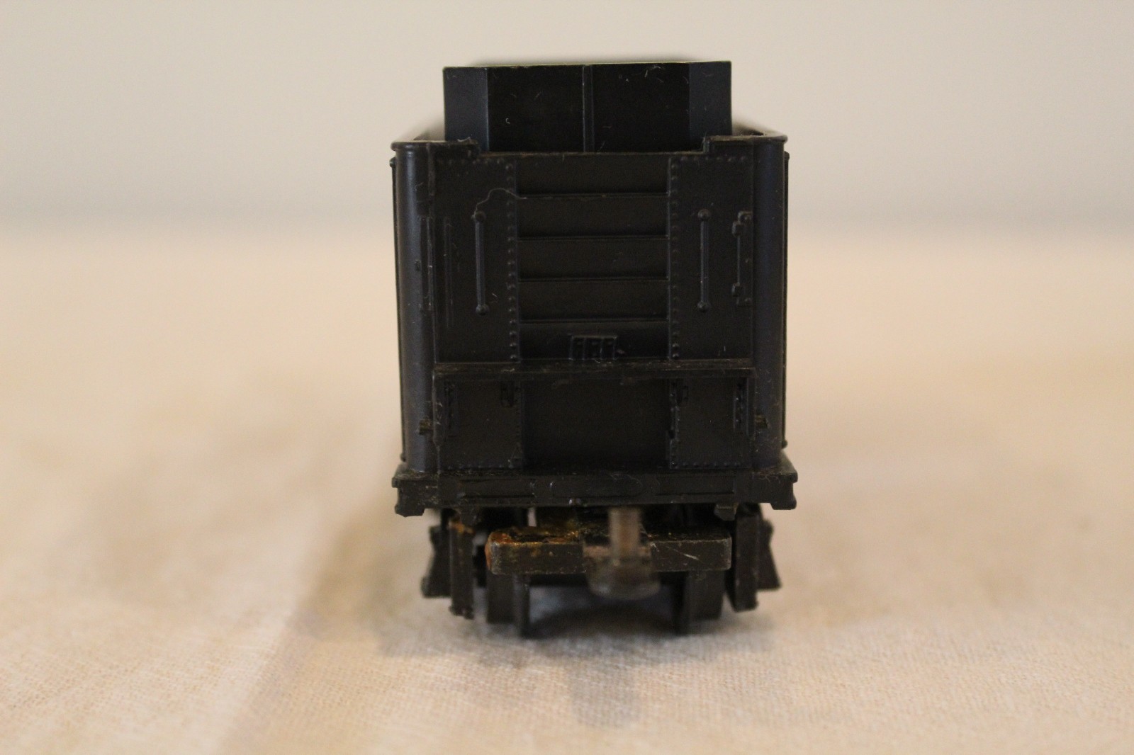 OO/HO Train Steam Locomotive 2335 With Canadian Pacific Coal Tender