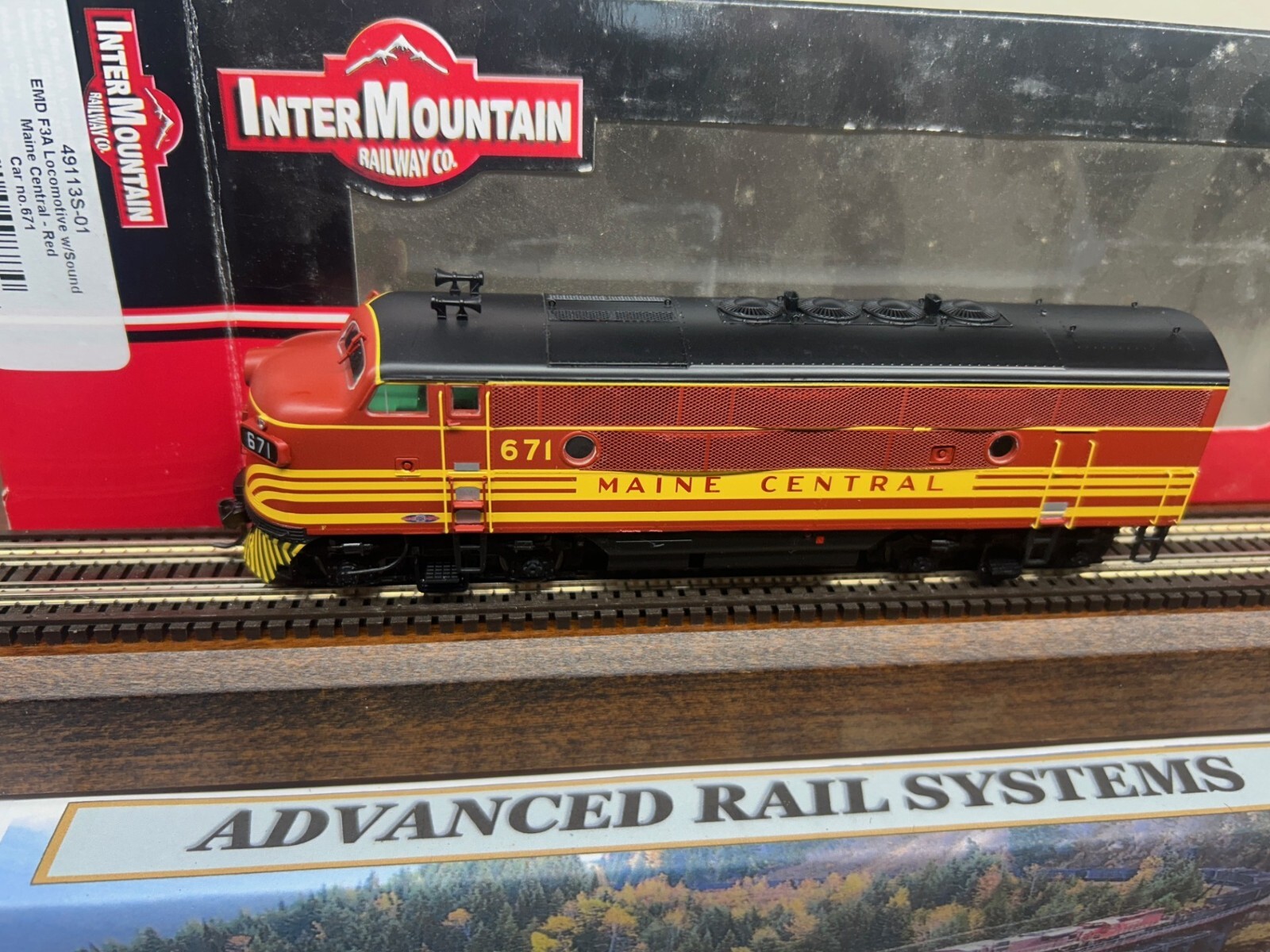 MAINE CENTRAL EMD F3A LOCO 671 – FACTORY DC/DCC / QUANTUM SOUND HO Scale NEW OOP