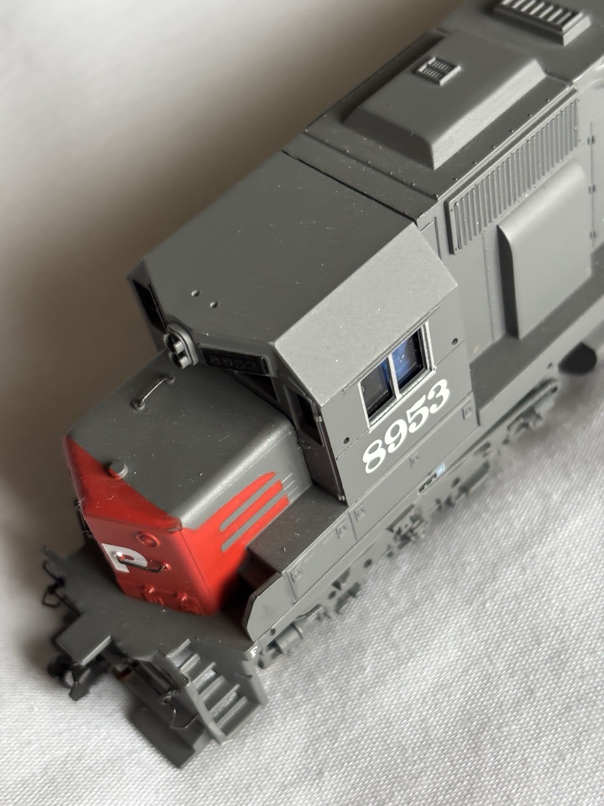 HO Gauge Bachmann 11605 EMD SD45 SOUTHERN PACIFIC Loco 8953 SP “Bloody Nose”