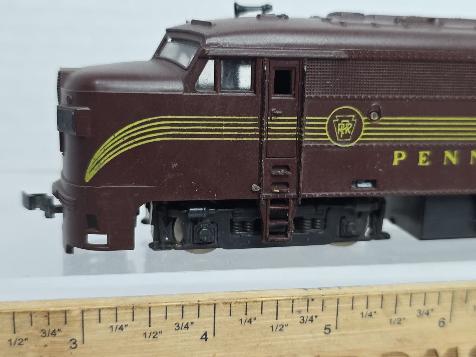 Roco HO Scale Dummy Pennsylvania PRR 5772 FA Diesel Locomotive Need Rear Coupler