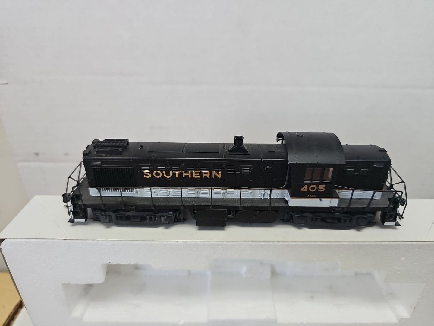Atlas 8121 Southern RS-1 Diesel Locomotive Original Box Mint