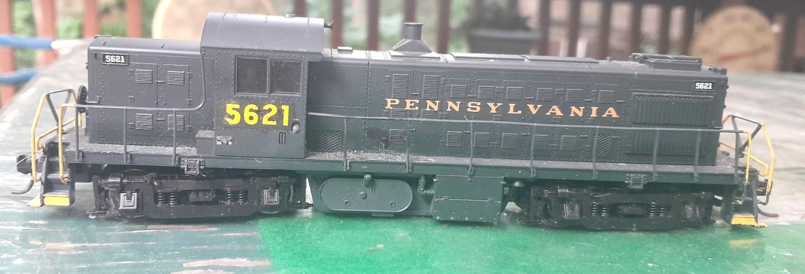 Atlas Clasic HO Scale ALCO RS-1 PRR#5621 Diesel Engine Free Shipping