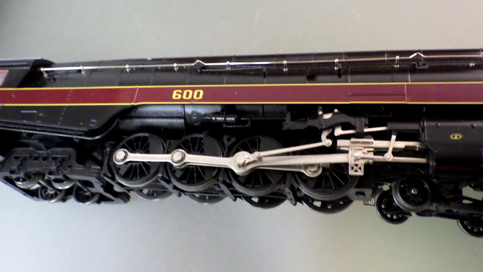 HO-Broadway Limited Imports IIII N&W Class J 4-8-4 Locomotive & Tender DCC/QSI