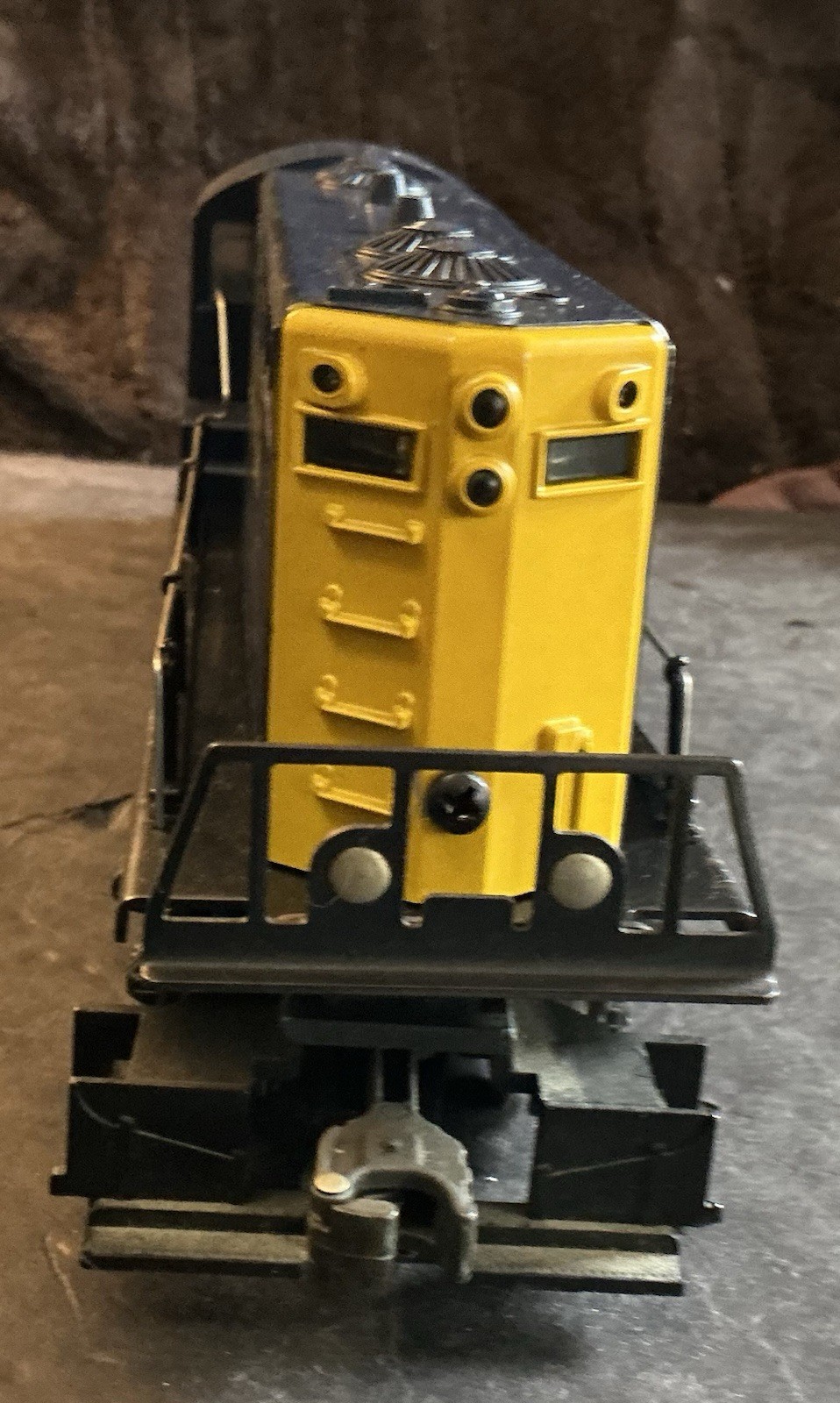 LIONEL 8355 Santa Fe Non-powered Locomotive MPC ERA.( DUMMY)
