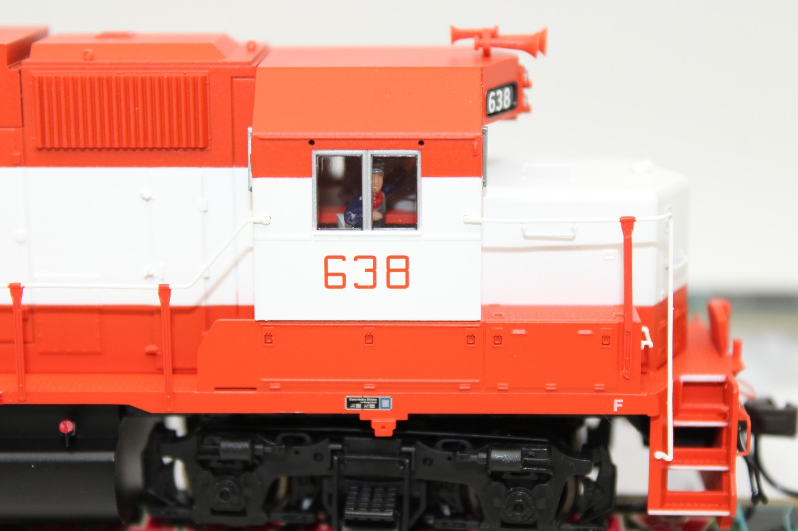 Atlas Master HO Scale Frisco EMD GP38 Low Nose Diesel Locomotive #638 DCC
