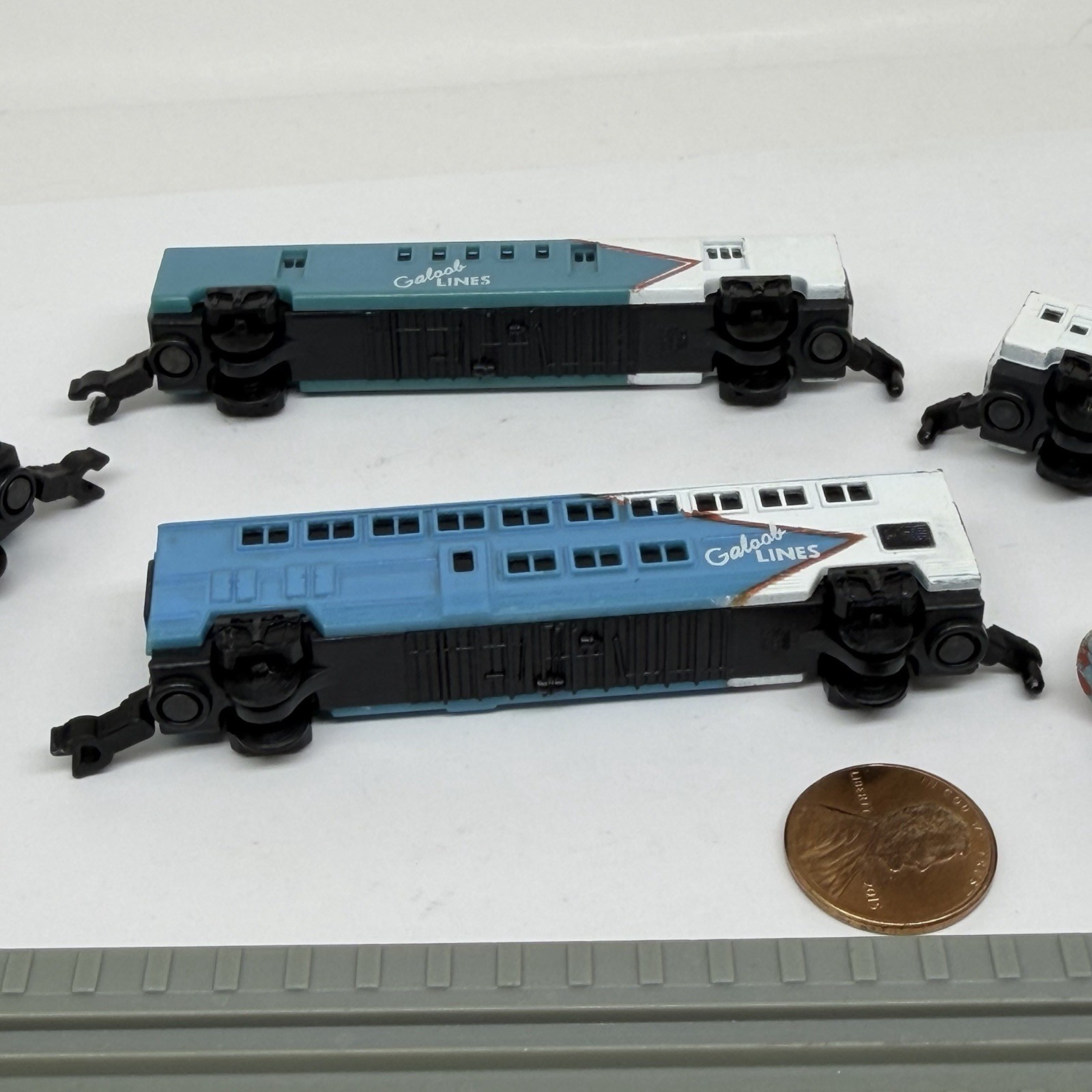 MICRO MACHINES 1989 MINIATURE 5 CAR AMERICAN PASSENGER TRAIN GALOOB LINES ENGINE