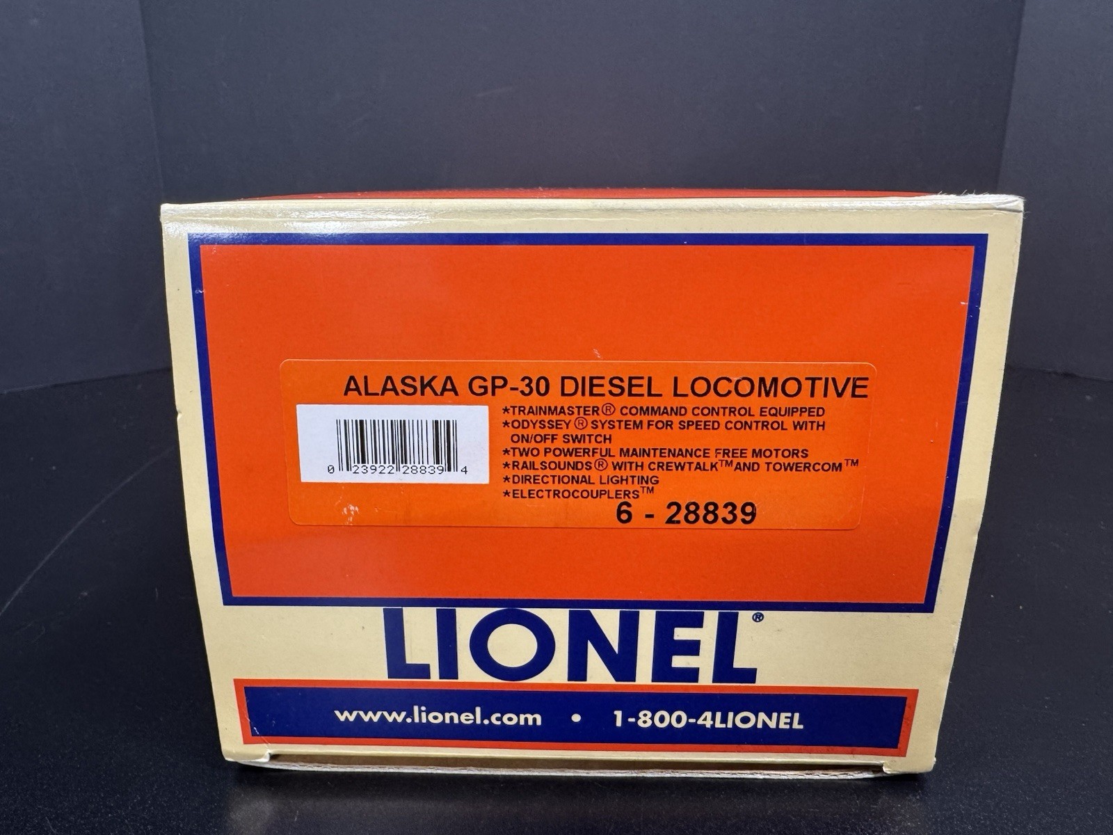 Lionel 6-28839 TMCC Alaska Railroad ARR GP30 diesel engine #2000 LNIB