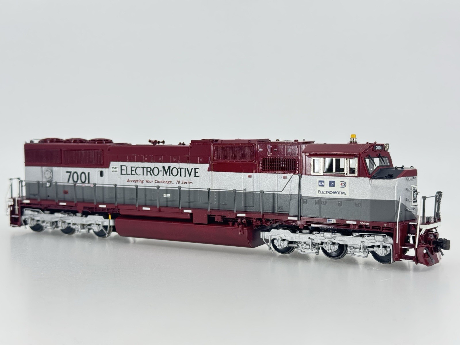 HO Overland Models OMI 5813.1 Electro Motive EMD SD70M Demo Diesel Locomotive