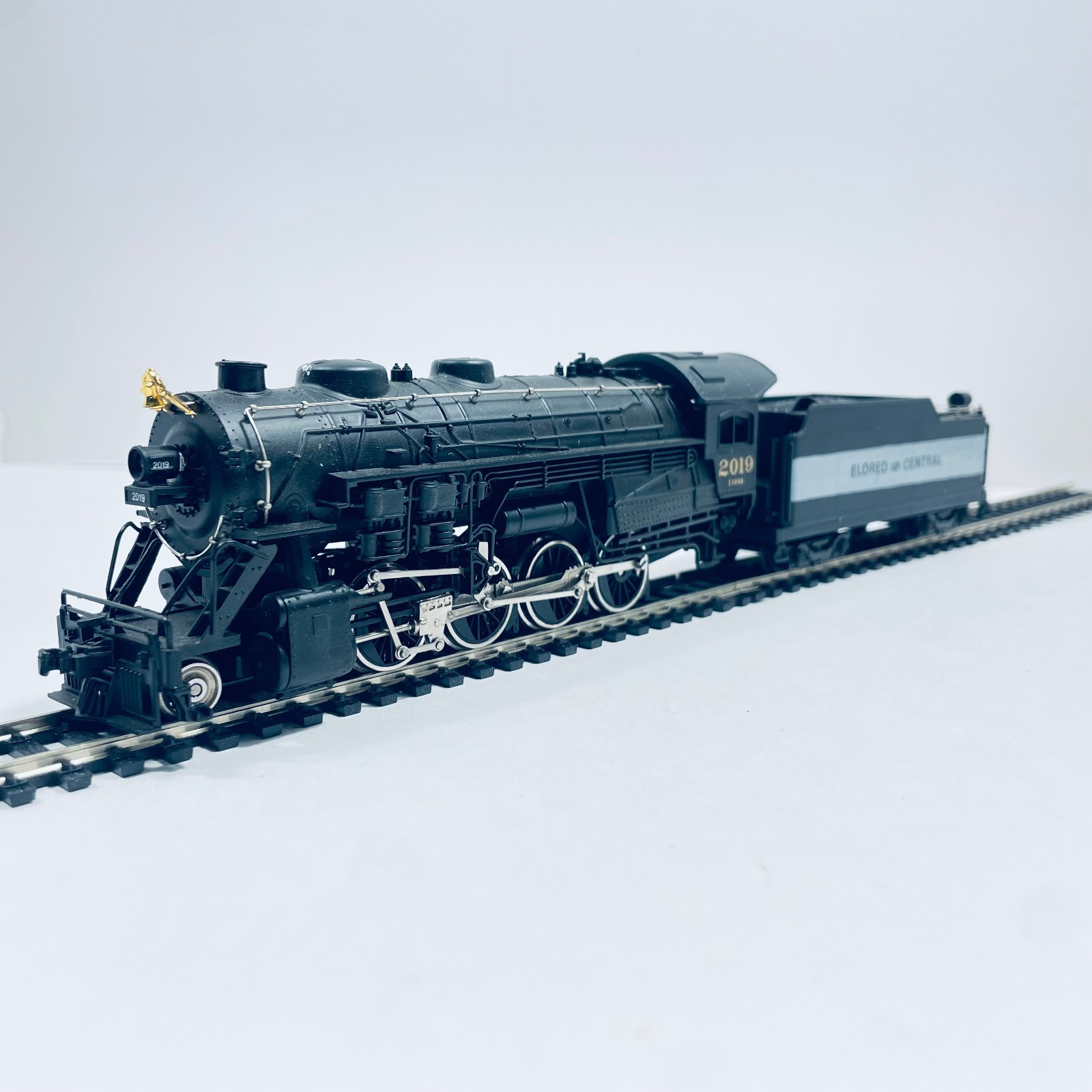 HO Scale Bachmann 2-8-0 Consolidation Steam Locomotive and Tender HOE-9