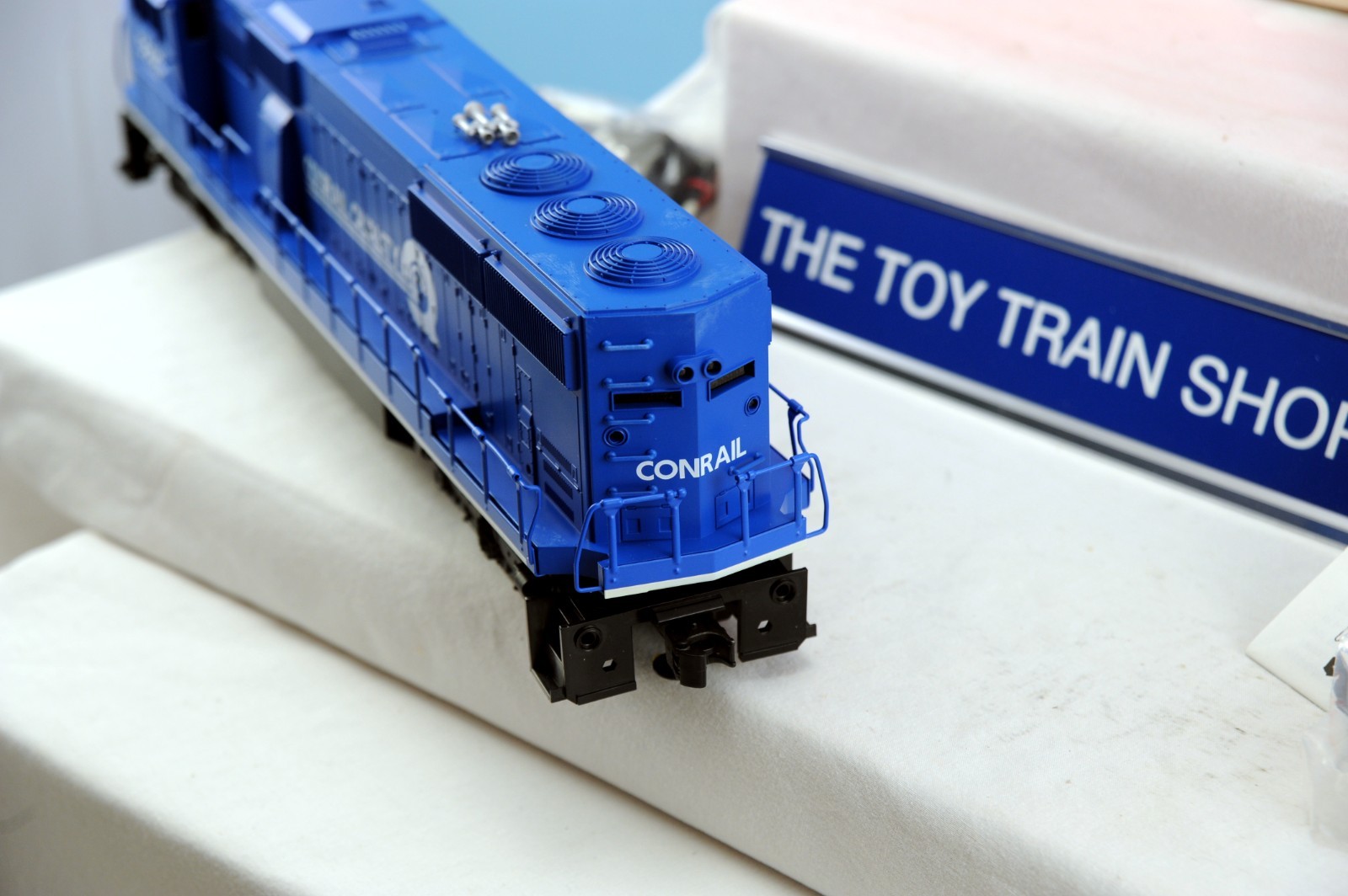 LIONEL 18216 CONRAIL SD-60M DIESEL ENGINE W RAILSOUNDS. TESTED. NEW IN BOX.