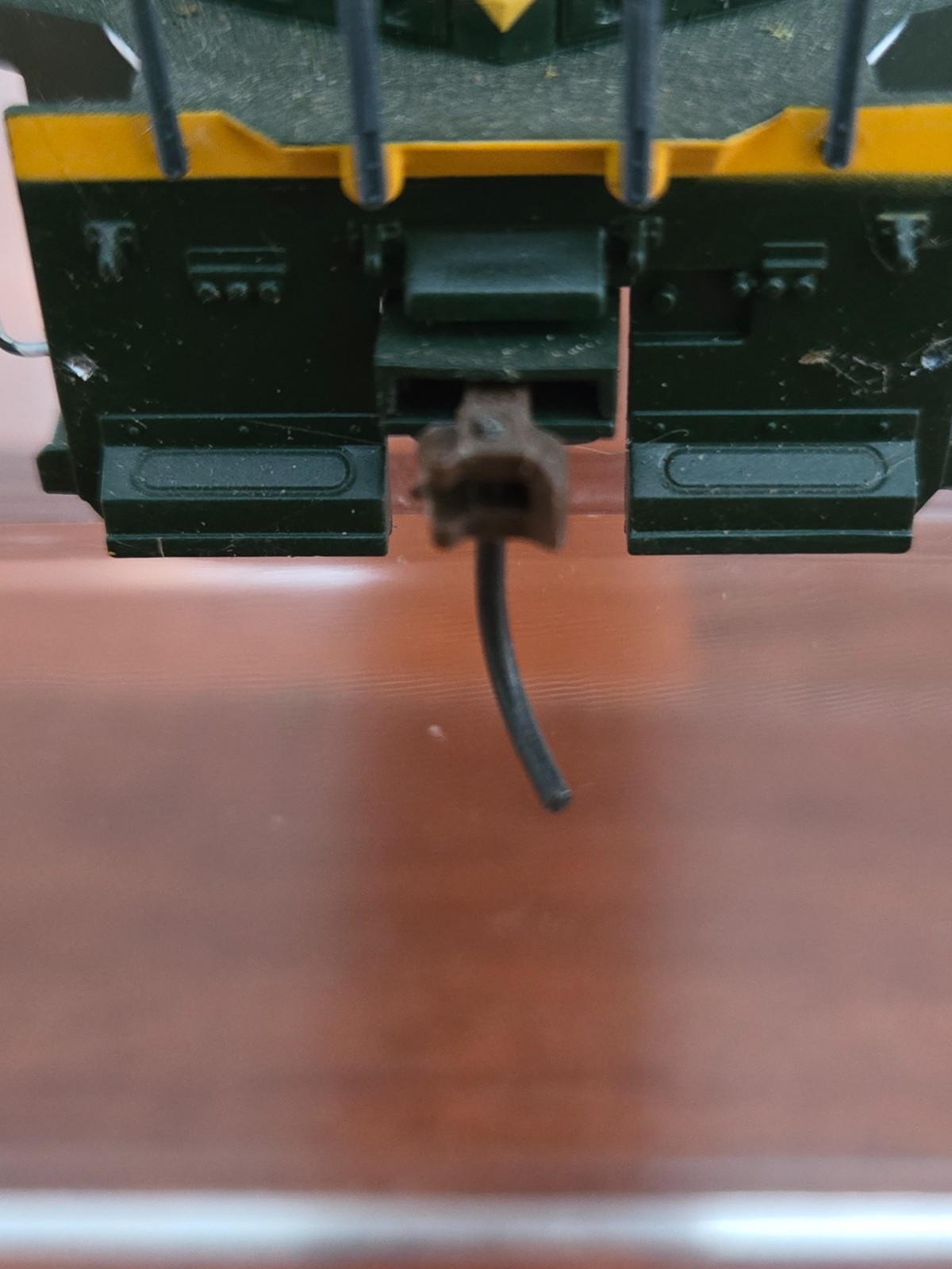 HO ATHEARN BNSF # 2257 Locomotive with Matching Caboose