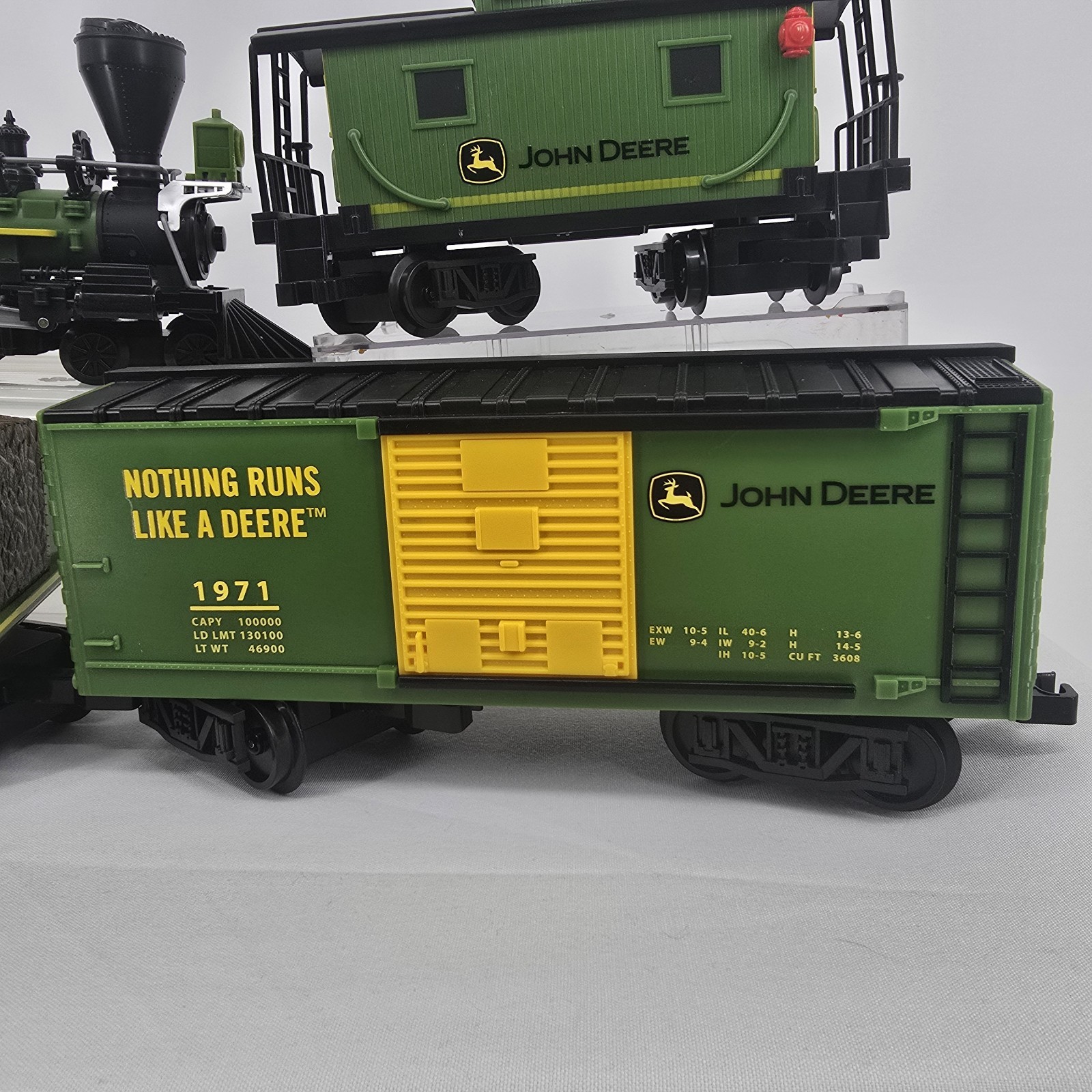 Lionel John Deere Battery Powered Ready-To-Play Train Set 2016 With Remote Track