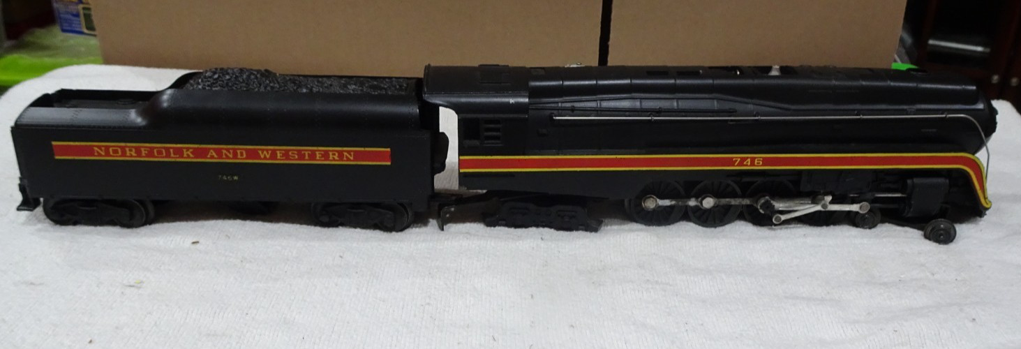 POSTWAR LIONEL 746 NORFOLK & WESTERN CLASS J NORTHERN LOCO & 746W TENDER, C-7 EX