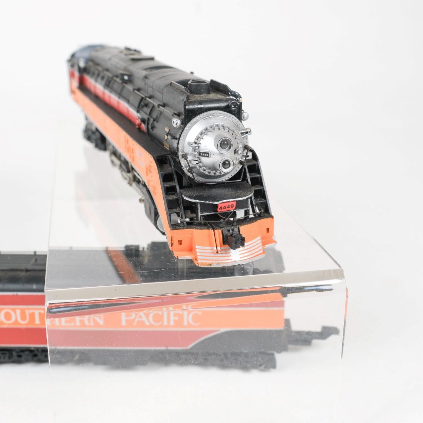 Bachmann HO Southern Pacific SP Daylight #4449 4-8-4 Steam Locomotive & Tender