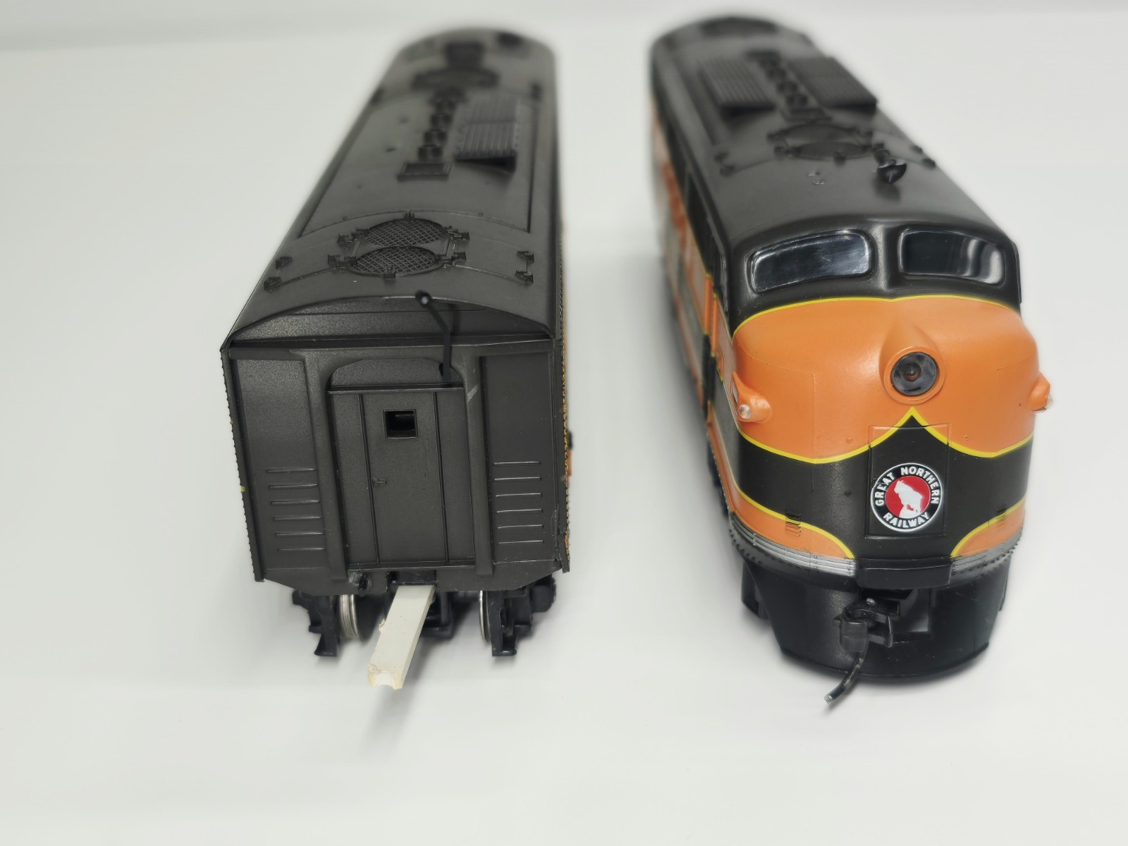 Stewart Hobbies – Ho – Great Northern FTA & FTB Locomotive – Needs Repair