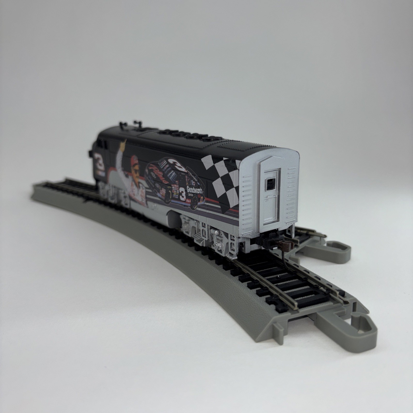 Bachmann Hawthorne Village NASCAR Dale Earnhardt Sr. Train Locomotive #3 Black