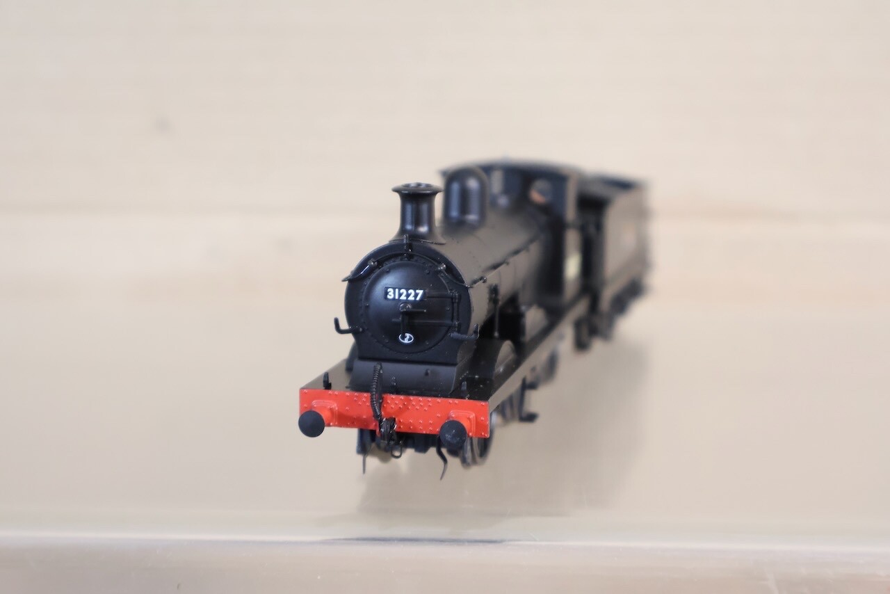 BACHMANN 31-462A DCC READY BR 0-6-0 WAINWRIGHT C CLASS LOCOMOTIVE 31227 om