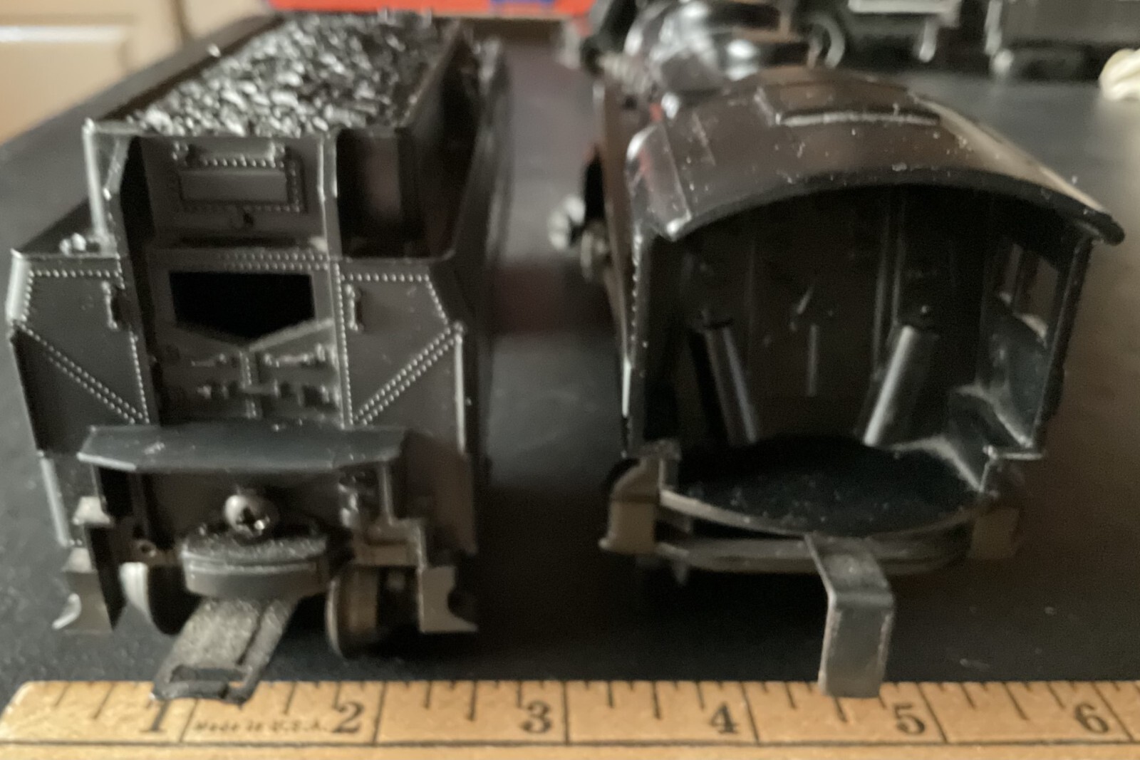 Lionel Trains #8644 Santa Fe Locomotive & Tender – Untested