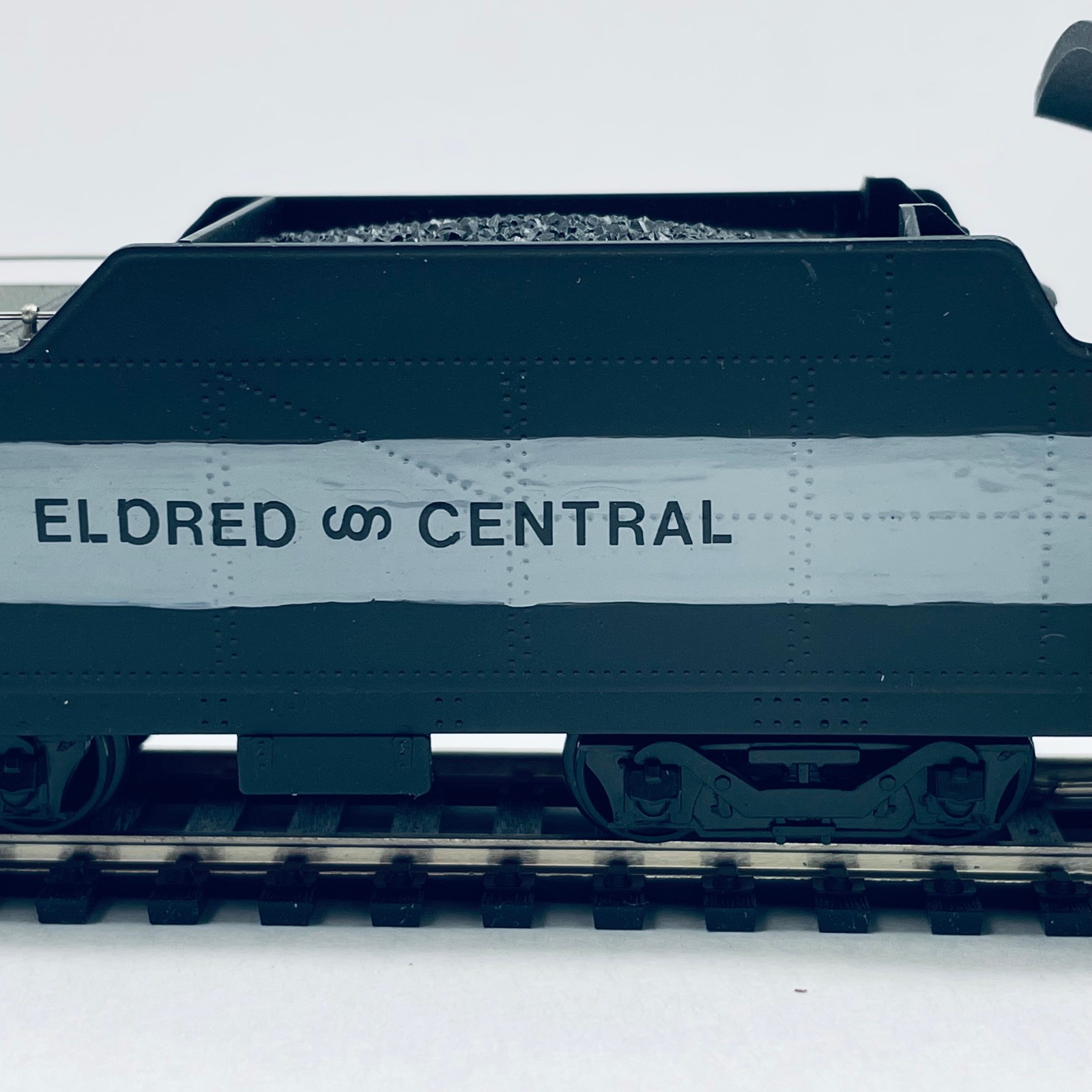 HO Scale Bachmann 2-8-0 Consolidation Steam Locomotive and Tender HOE-9