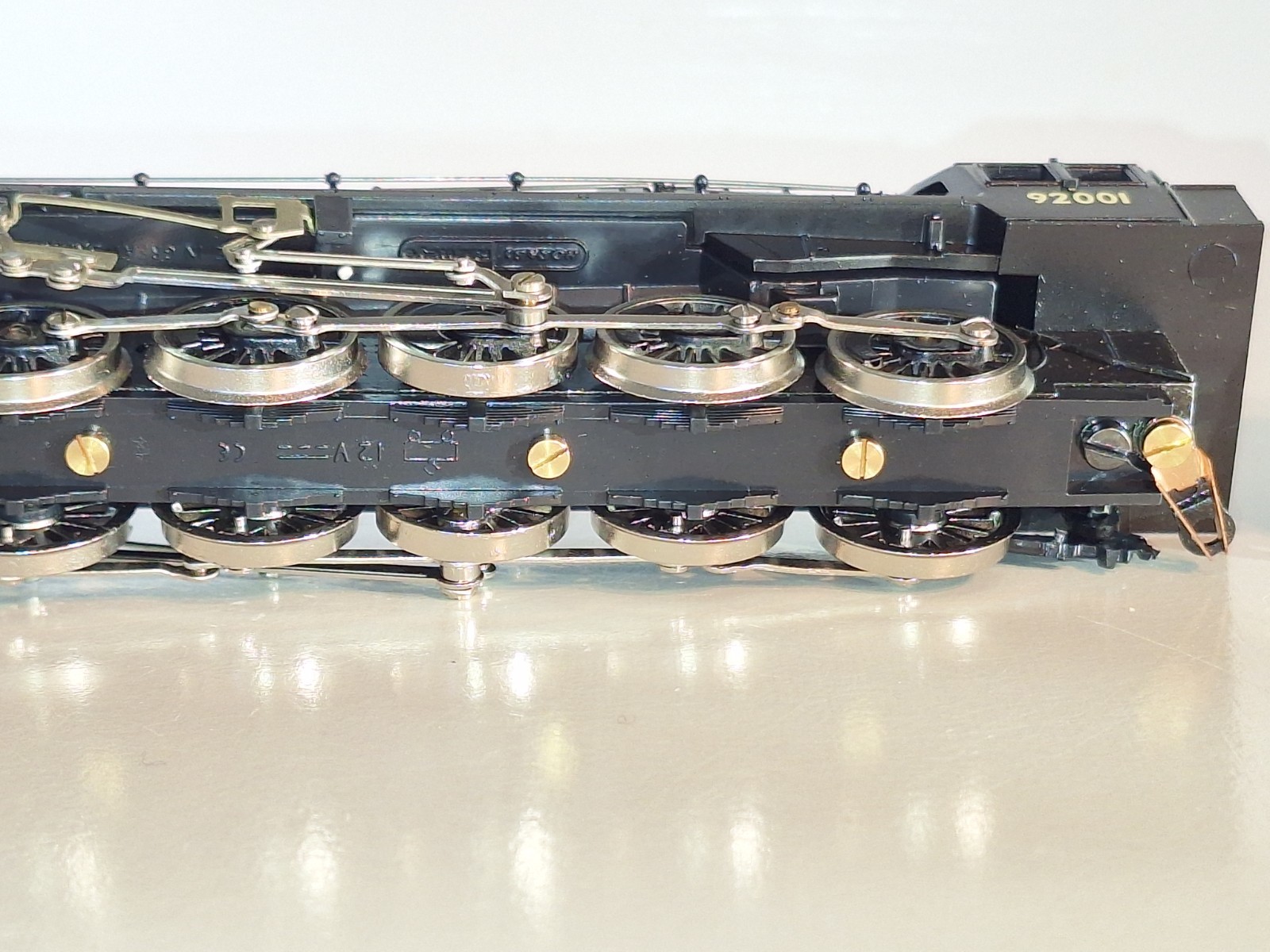 Hornby R2016 BR 9F Loco #92001. New Old Stock. Mint Cond. Boxed. 2 Rail DC. OO