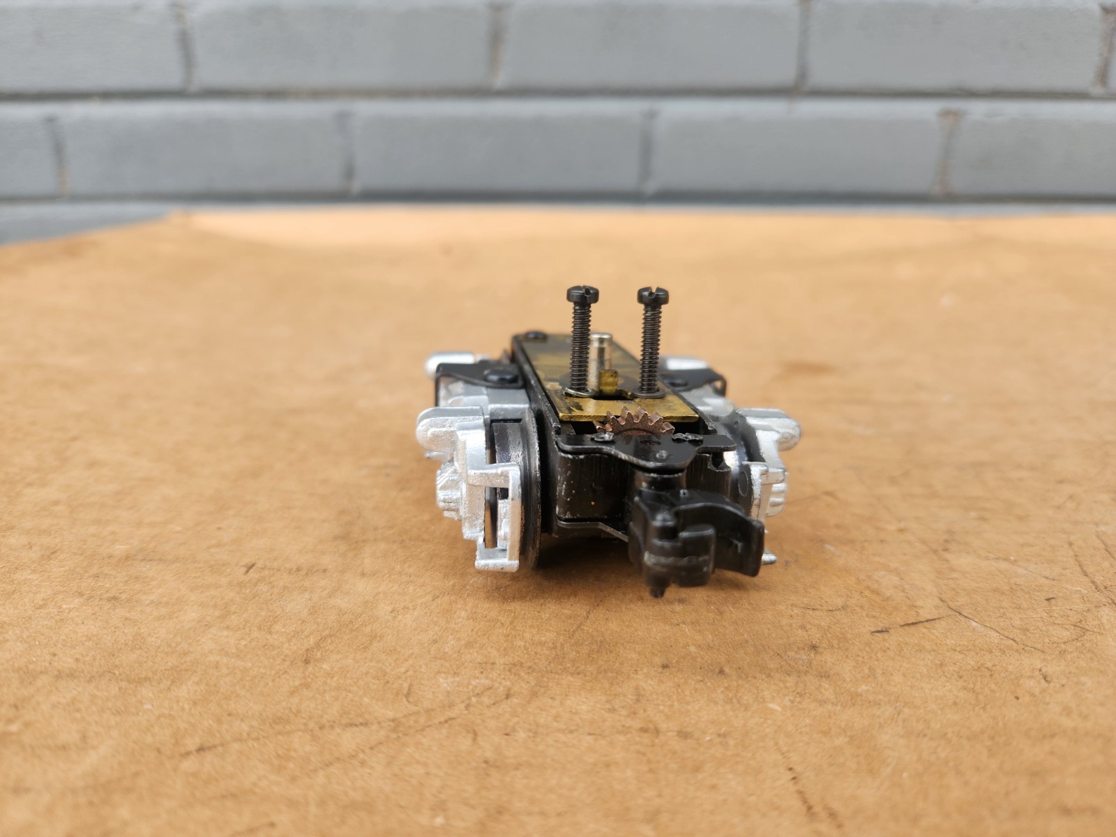 PostwarLionel 2343 2353 F3 Geared Rear A Unit Truck Magnetraction Serviced Clean