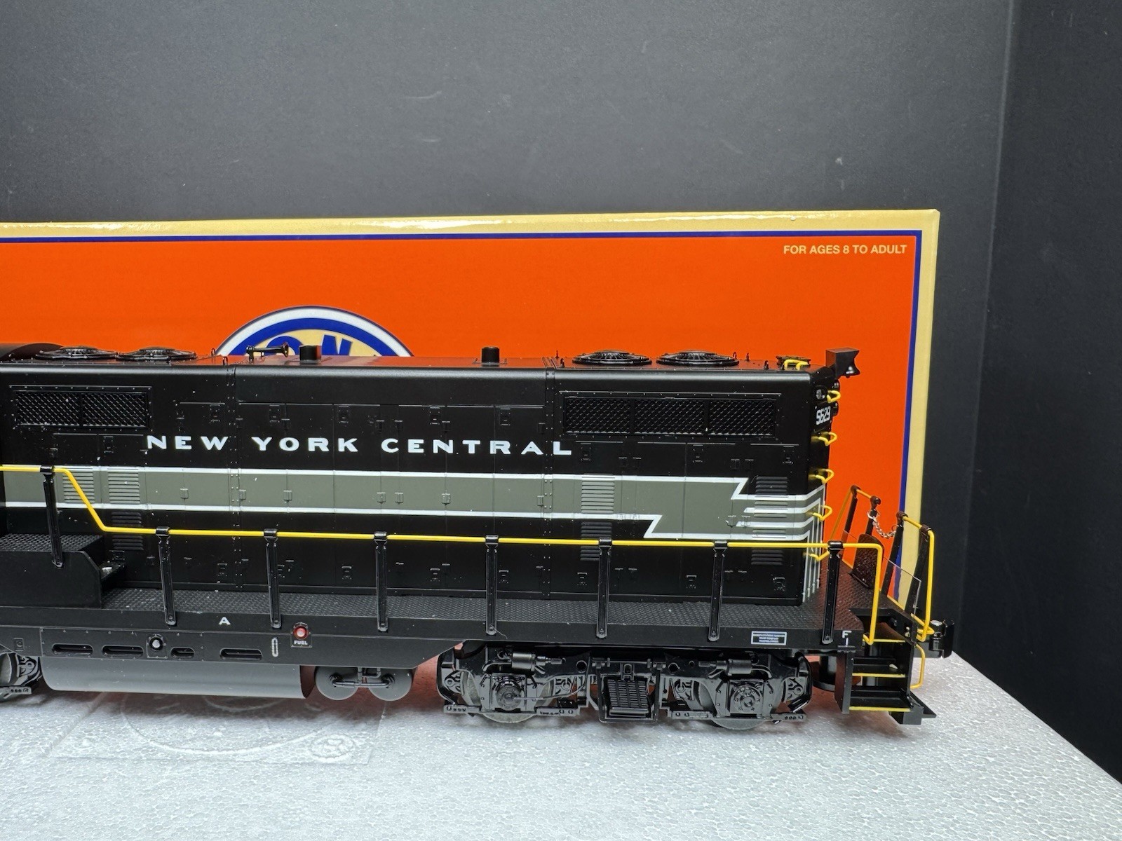 Lionel 6-28562 New York Central NYC GP-7 nonpowered diesel engine #5629 LNIB
