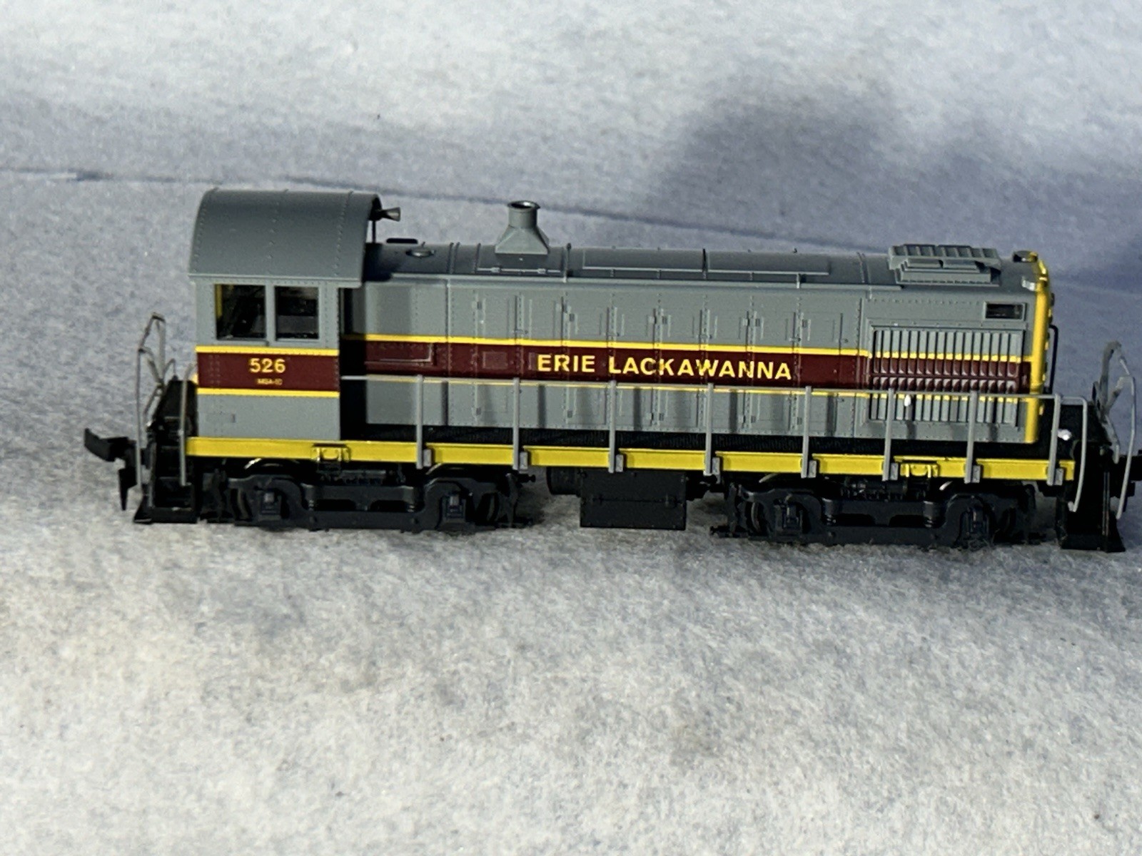 Cool Atlas/KATO Erie Lackawanna S-4 Switcher Loco HO