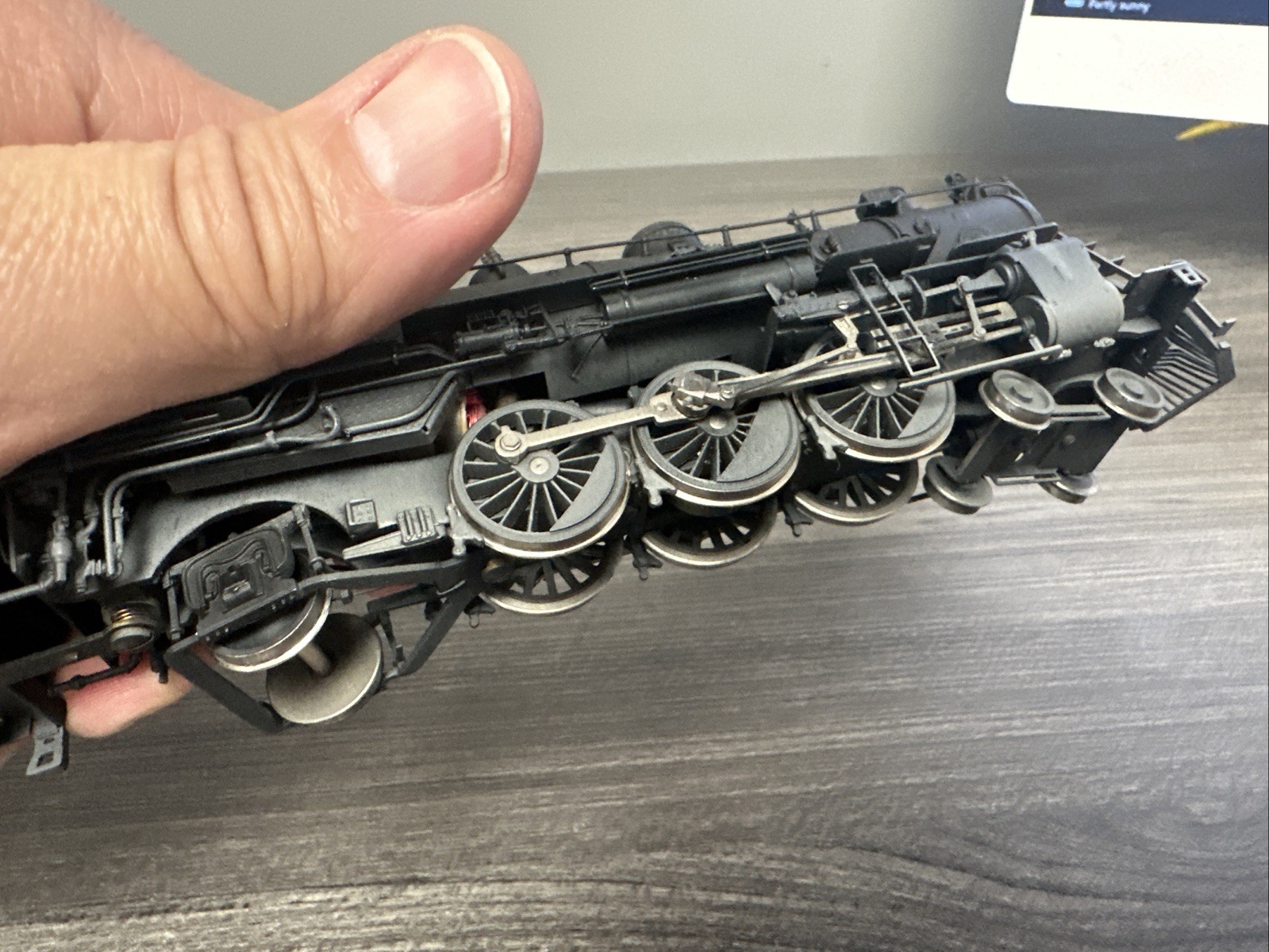 Pacific Fast Mail/Fujiyama ATSF Class 1337 4-6-2 Steam Locomotive #1376 Painted