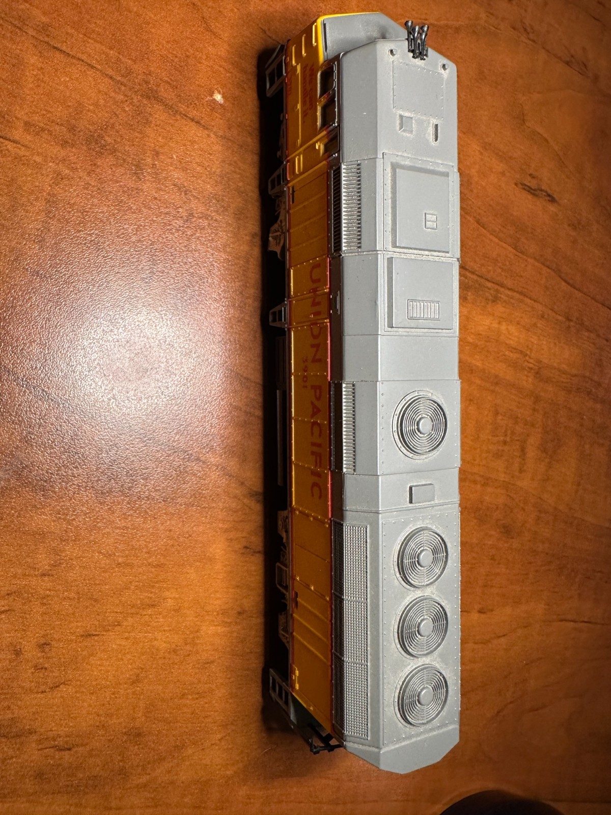 Athearn Union Pacific #3901 HO Diesel Locomotive Yellow/Gray/Red/Black