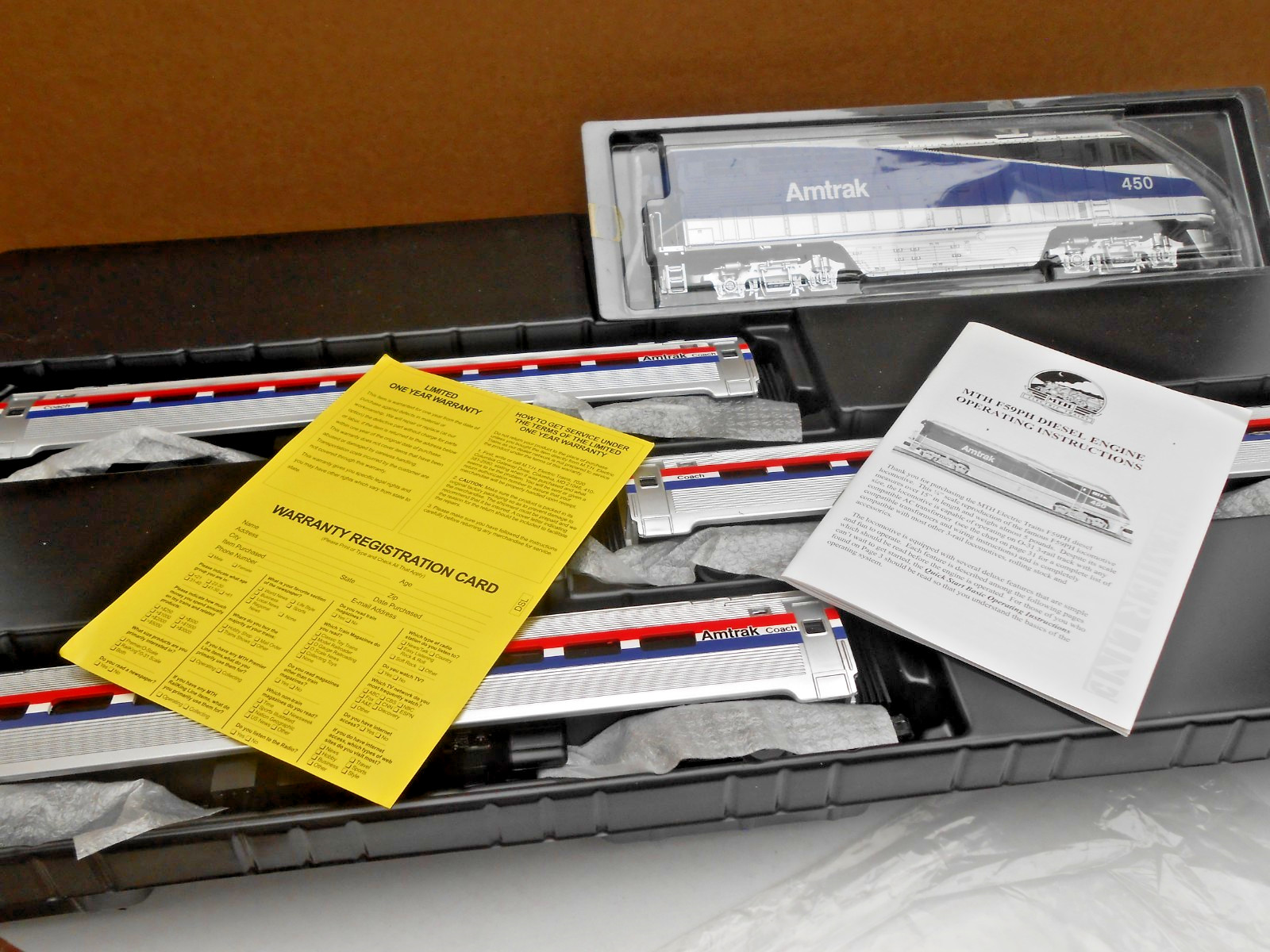 MTH Amtrak F59PH w/ Proto-Sound 2.0, and 3 Amfleet 60′ Passenger Cars