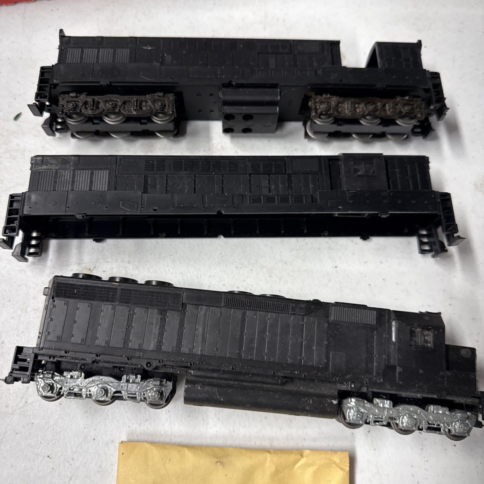 Athearn HO 4160 SD45 Powered Undecorated Black Diesel Locomotive lot