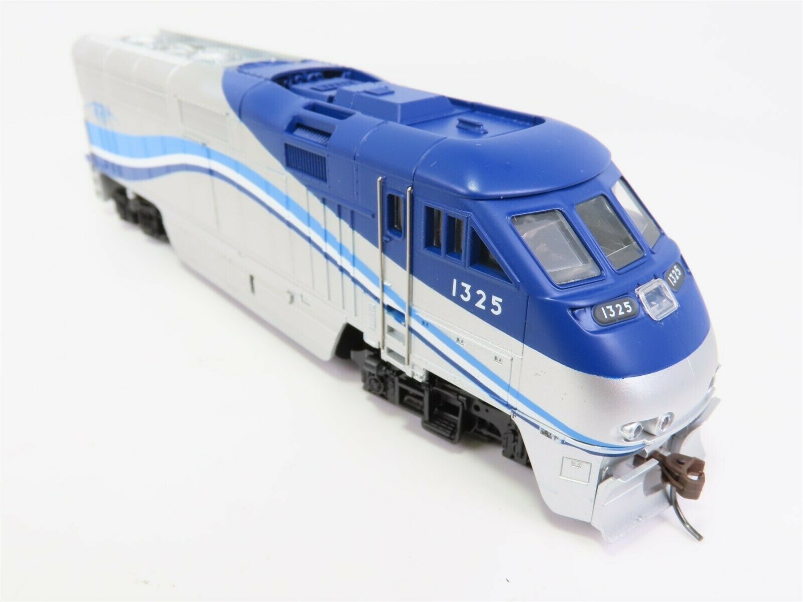 Athearn HO Scale 2618 AMT (Metropolitan Transportation Agency Montreal) F-59PHI.