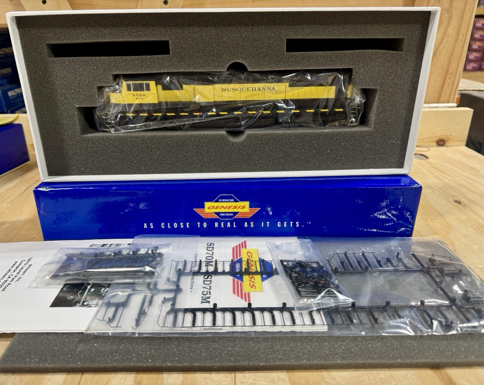 Athearn Genesis G6129 HO SD70M Susquehanna Road #4052 New!
