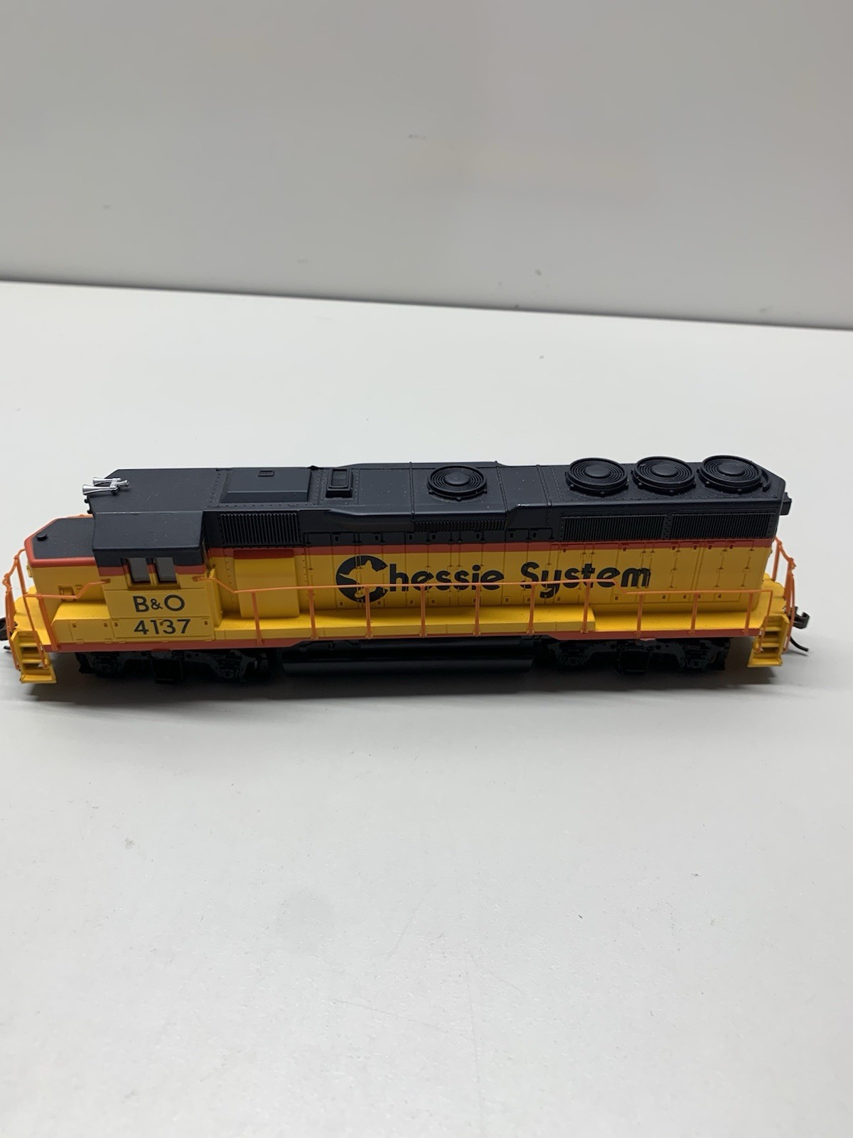 Bachmann HO Chessie System B&O Locomotive 4137 DCC On Board