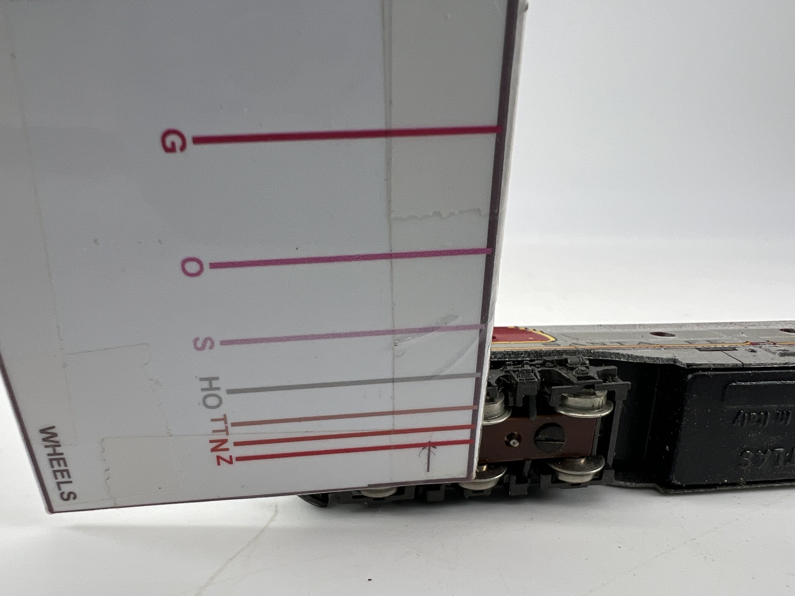 Atlas N Scale Santa Fe F9 Diesel Locomotive Untested Red/Silver Fair