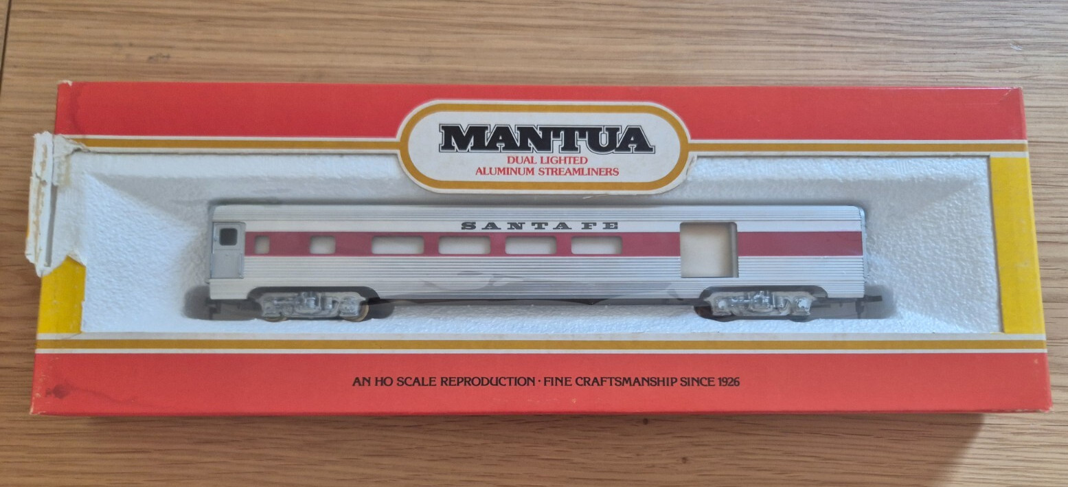 VINTAGE MANTUA HO SCALE MODEL TRAINS VARIOUS MODELS ALUMINUM STREAMLINERS