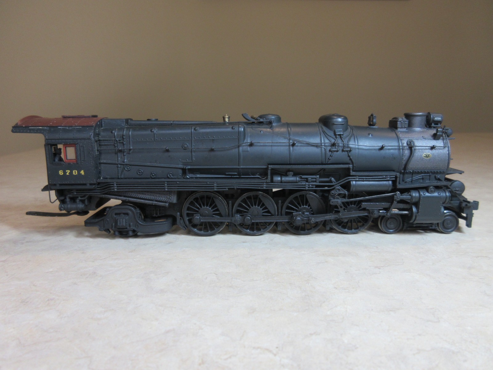 Broadway Limited 008. 4-8-2 M1b Steam Locomotive. PRR #6704. HO DCC. Watch Video