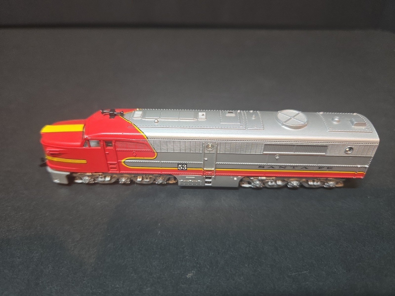 A1 Con-Cor N Scale Santa Fe Powered A Unit 002002(01) See Details! US Seller