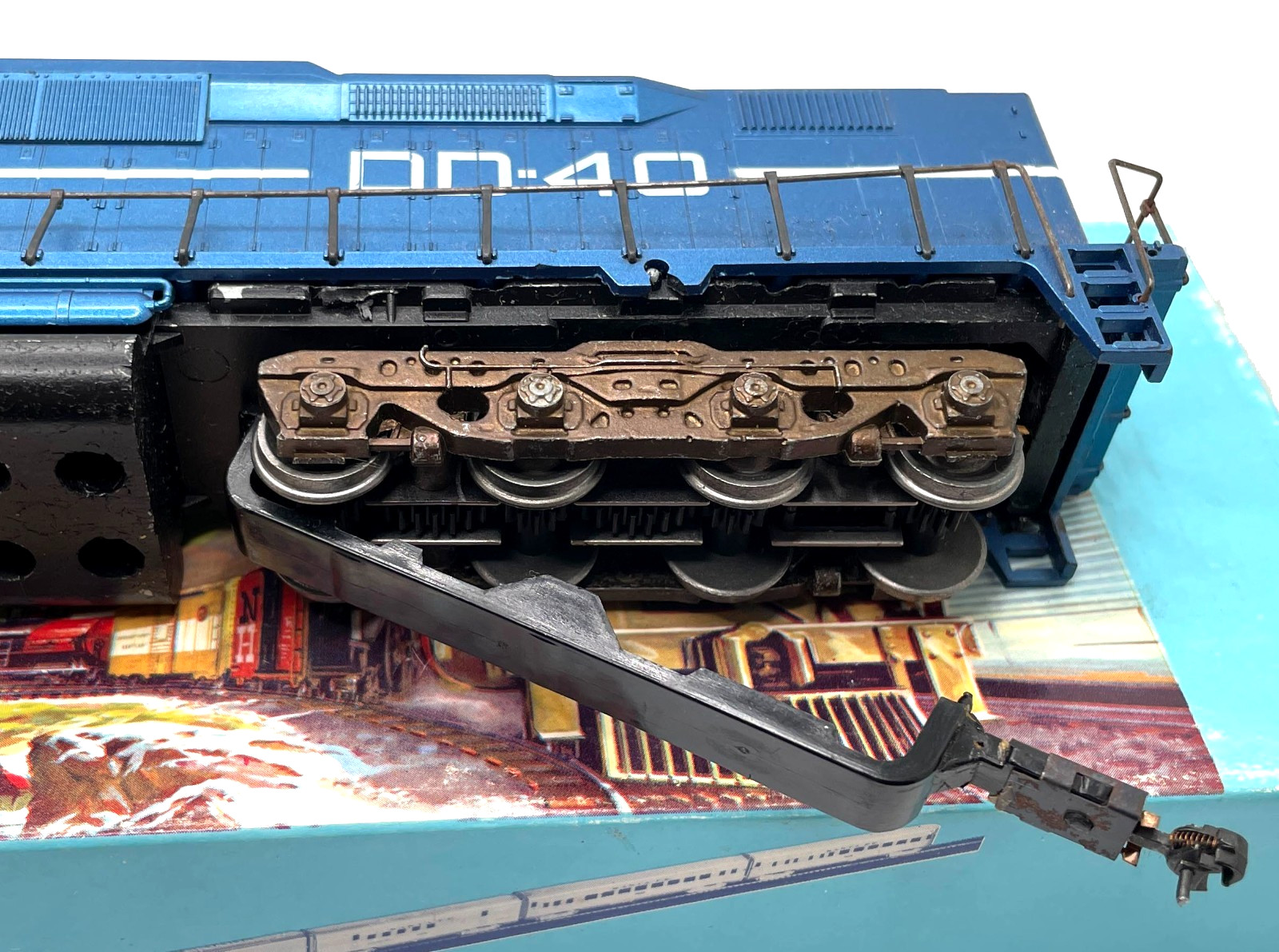 HO ATHEARN 4283 DD40 GM DEMONSTRATOR NEED SMALL REPAIR