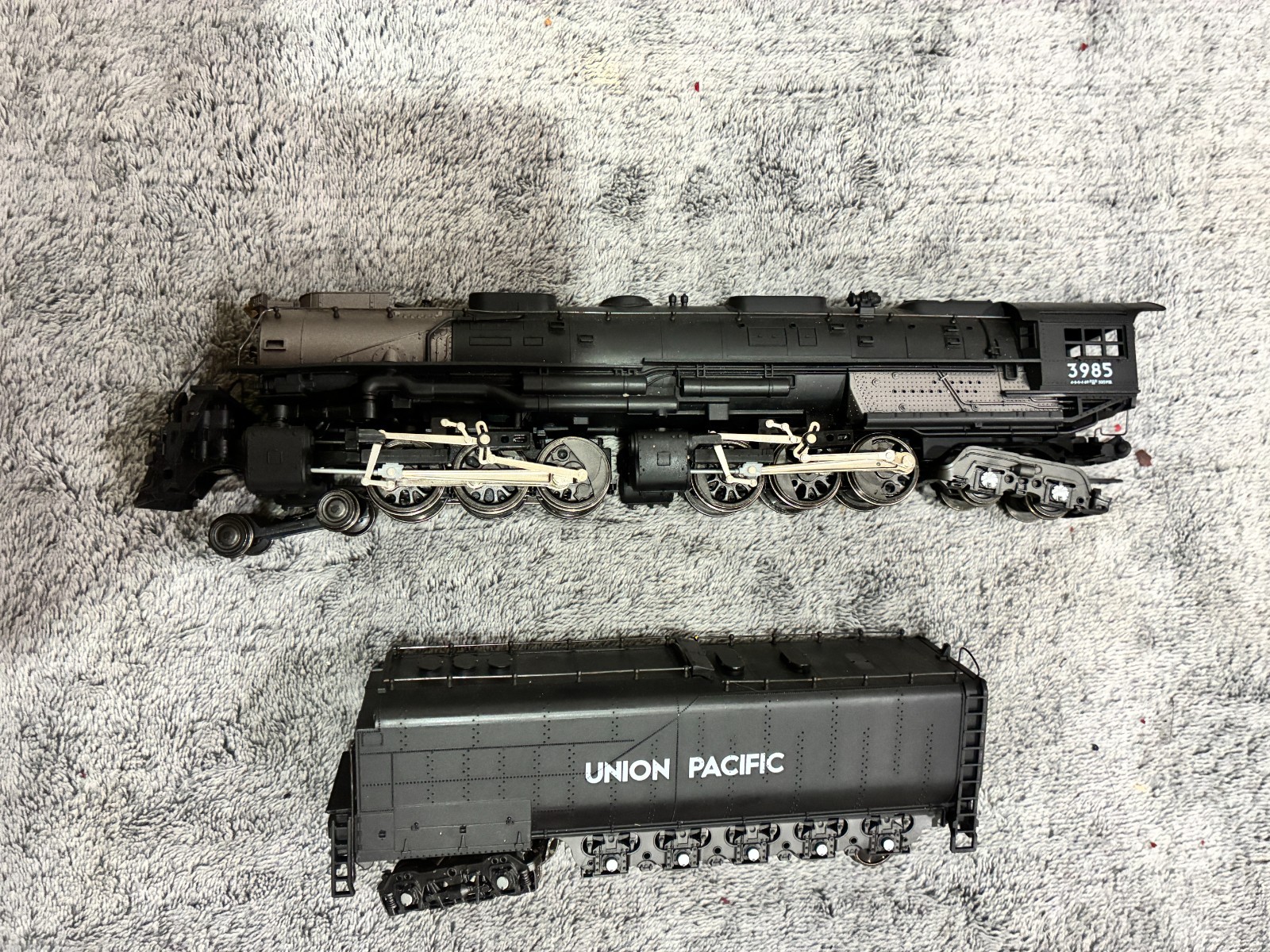 Rivarossi HO Union Pacific Challenger 4-6-6-4 #3985 w/ Tender Working! No Box