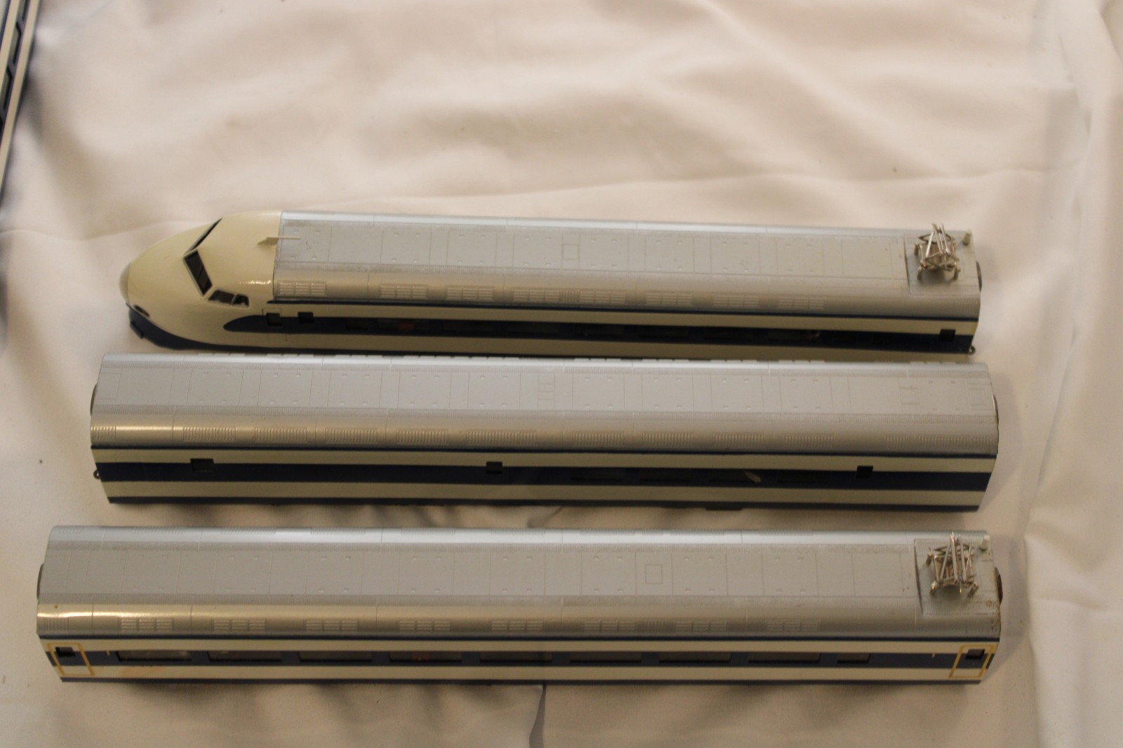 HO Brass – TID – New Tokaido Line A&B – 6-piece 3-motor Japan Bullet Train