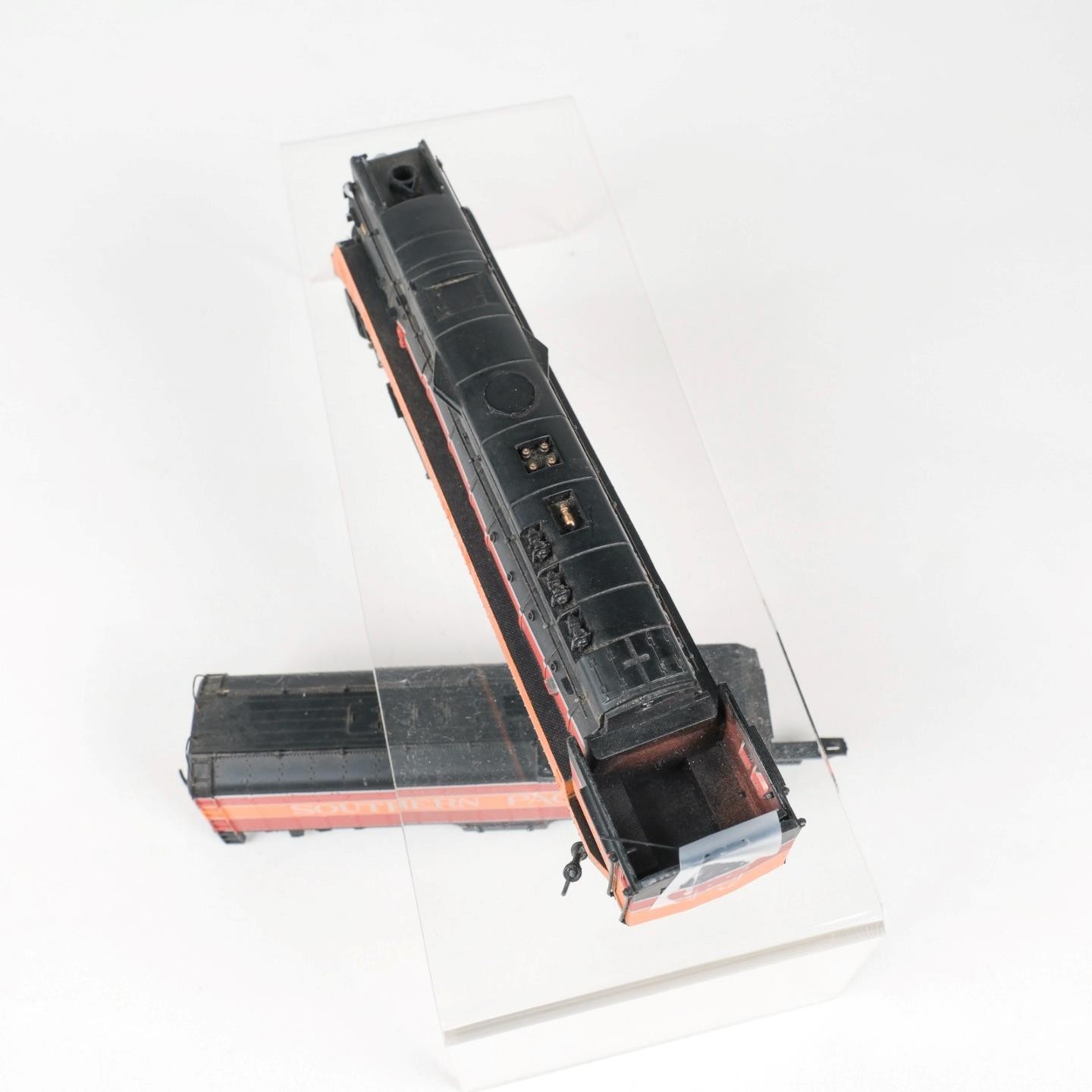 Bachmann HO Southern Pacific SP Daylight #4449 4-8-4 Steam Locomotive & Tender