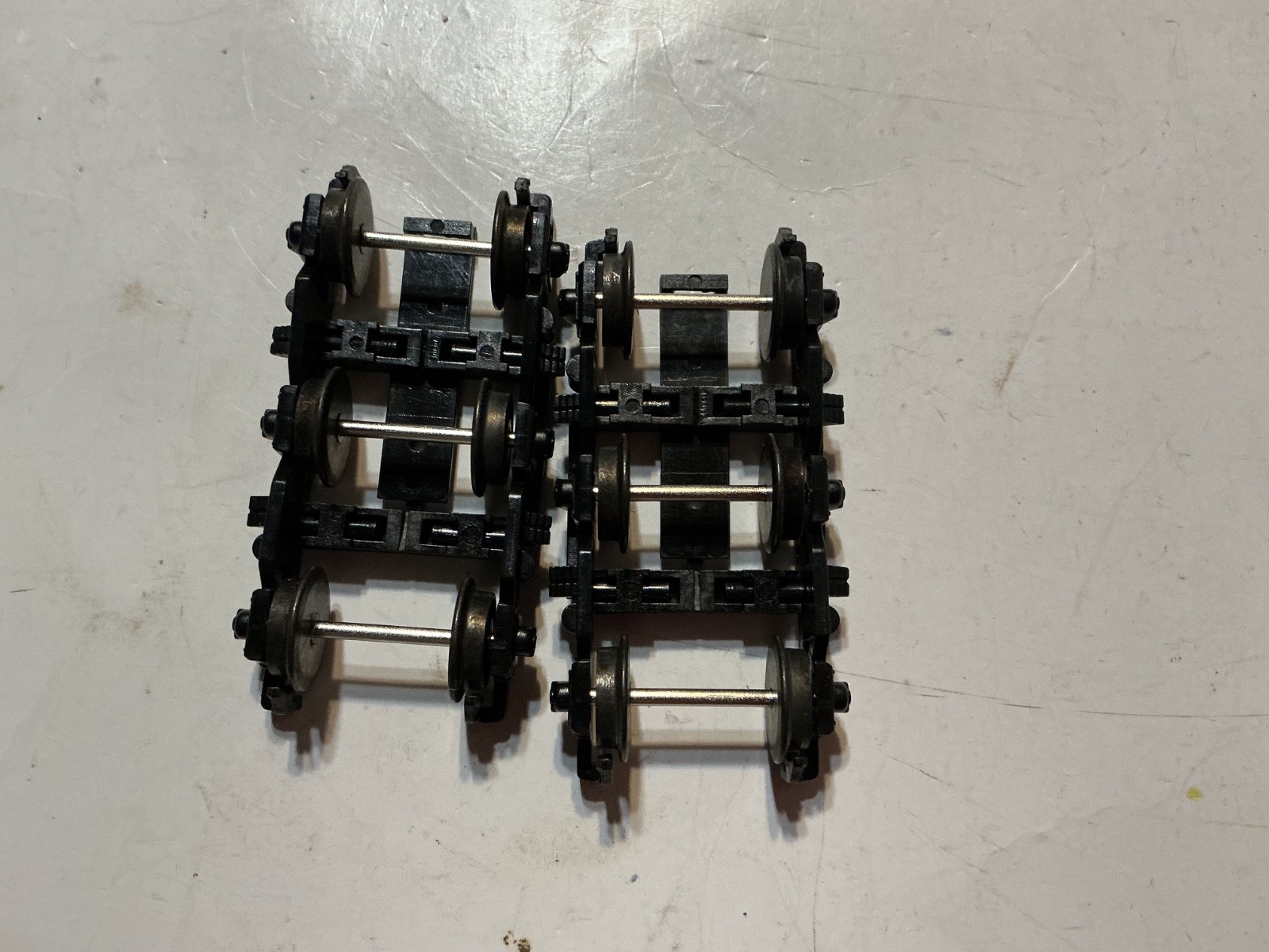 HO 1:87: Heavy duty passenger 6 wheel metal trucks. Hi Rail # 860HR NIB