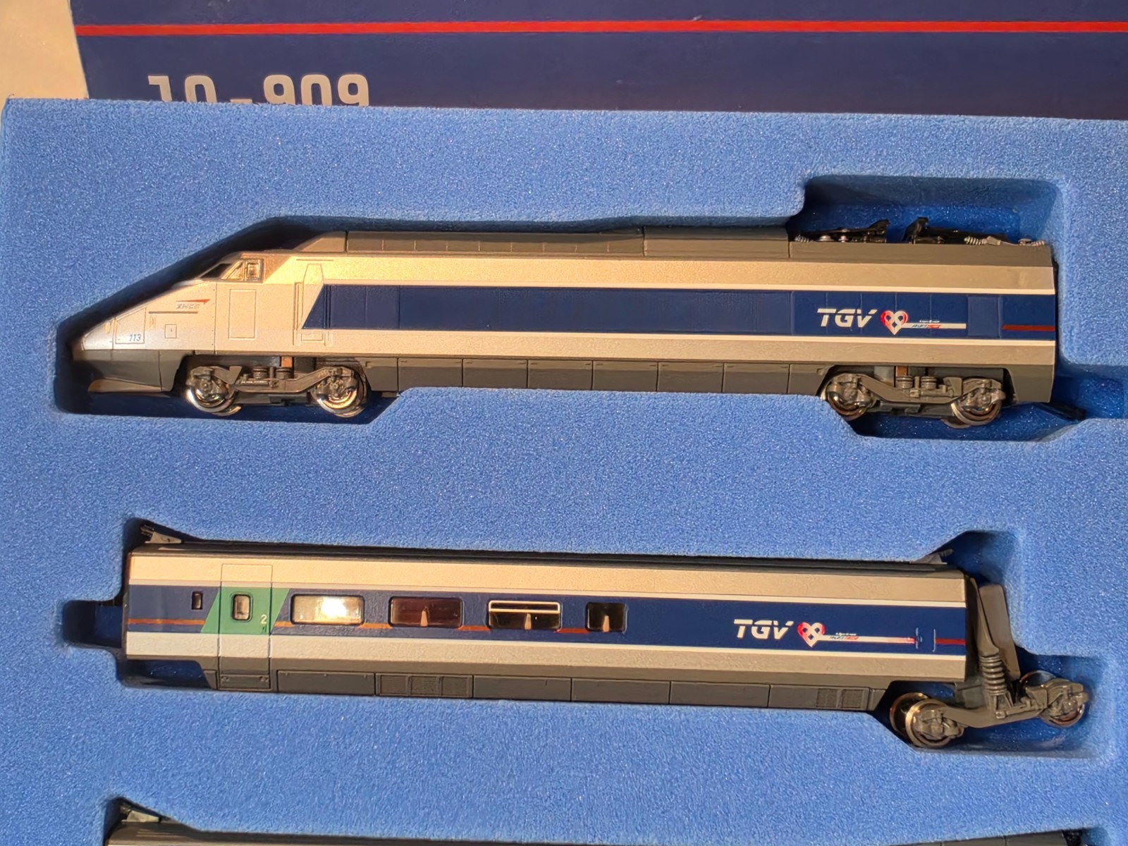 KATO N Scale TGV “La Ligne de Coeur” France-Suisse 6-Car Set Model # 10-909