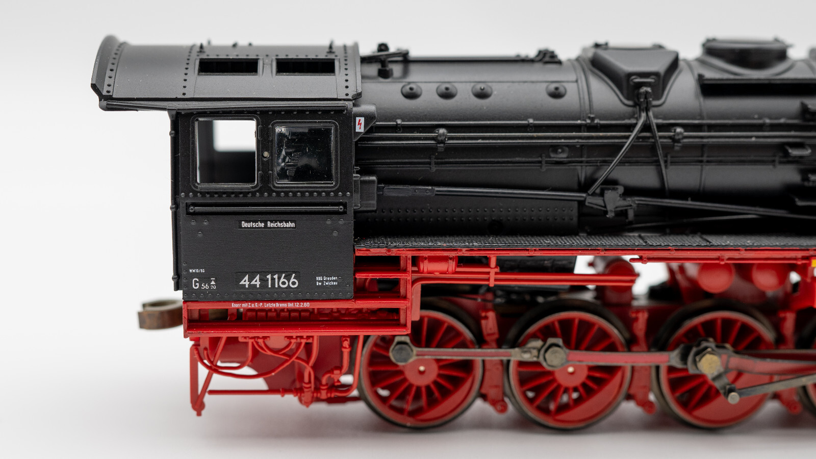 Roco 43351 HO Steam Locomotive DRG Class 44 1166 With Detachable Tender