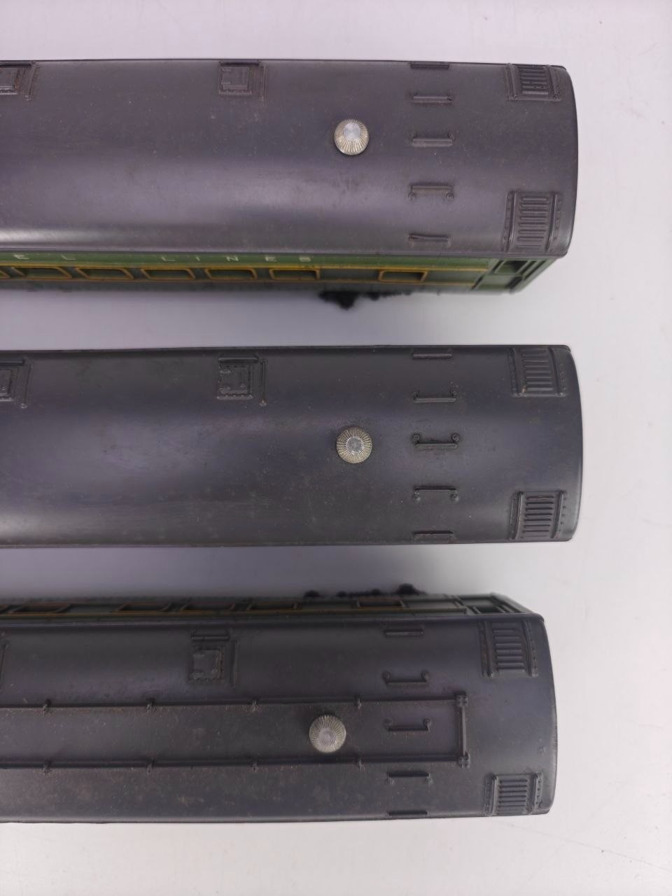 Vintage Lionel 2400 2401 2402 O-27 Green Streamliner Passenger Cars Lot 3